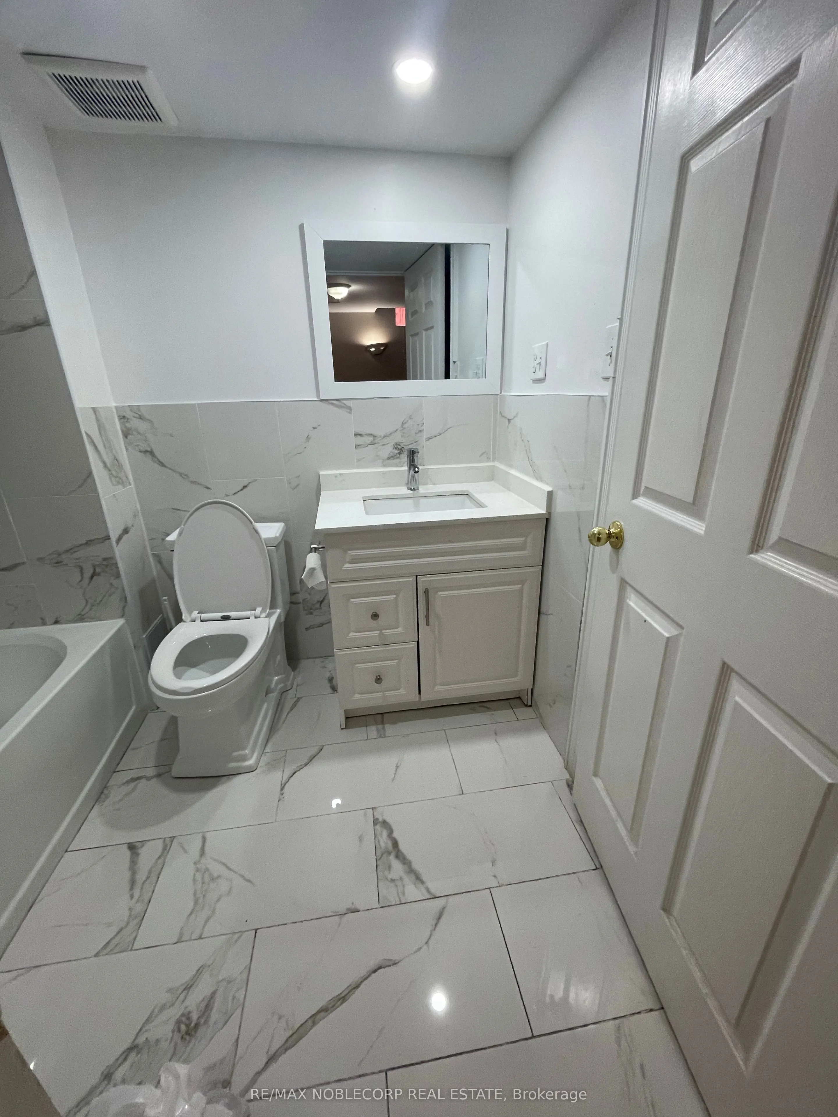 18 Kingly Crest Way, #Bsmt