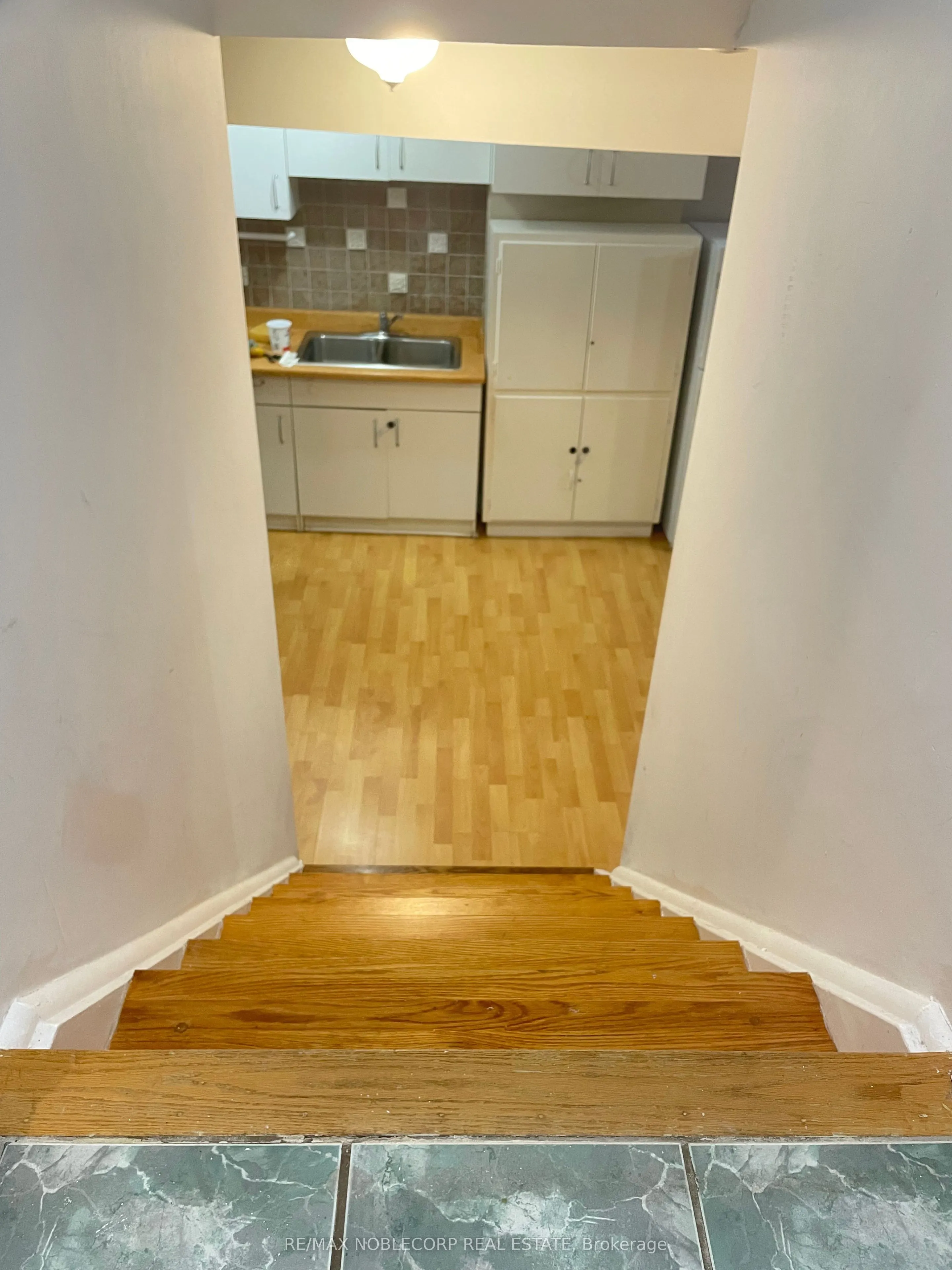 18 Kingly Crest Way, #Bsmt