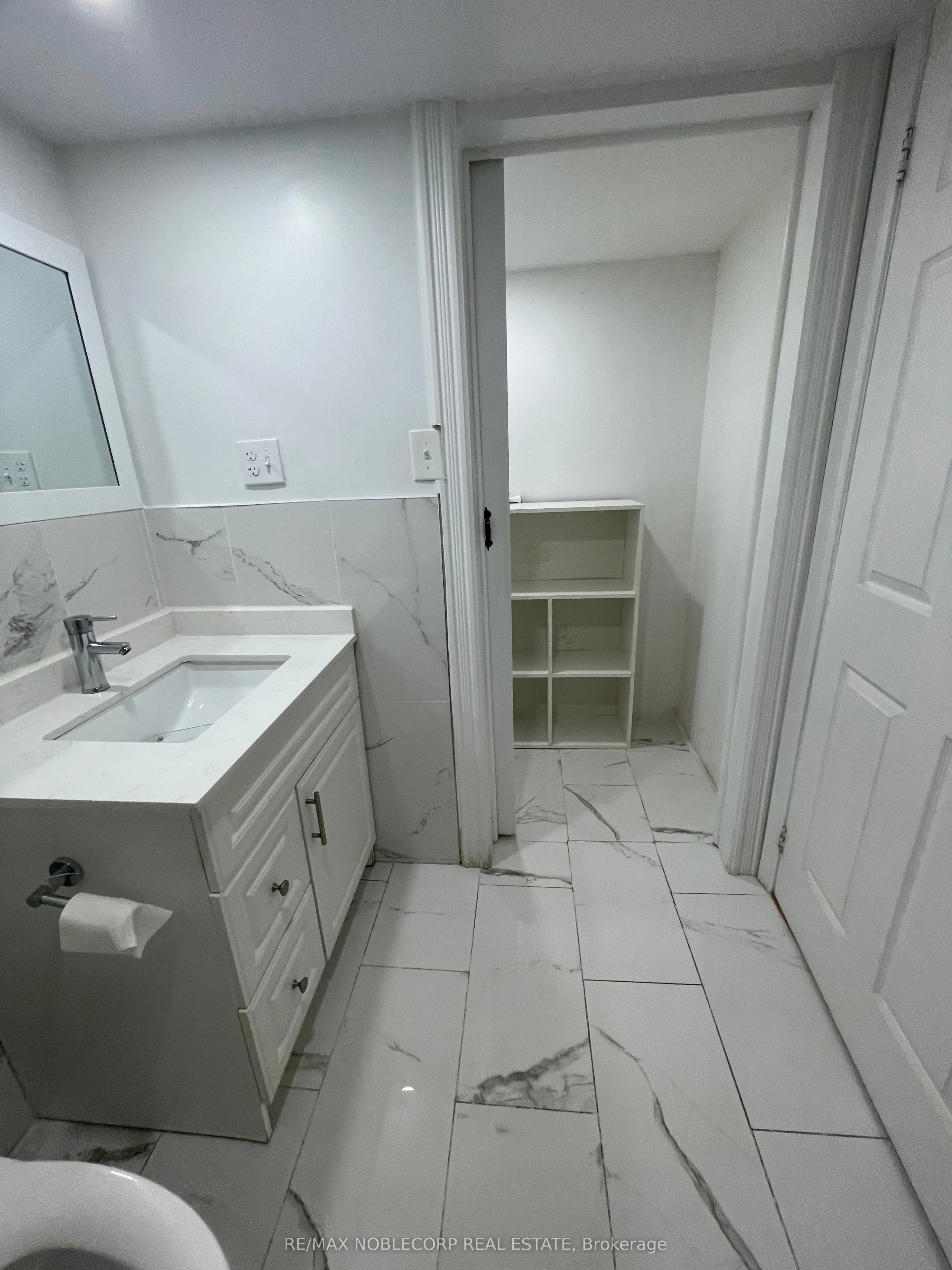 18 Kingly Crest Way, #Bsmt