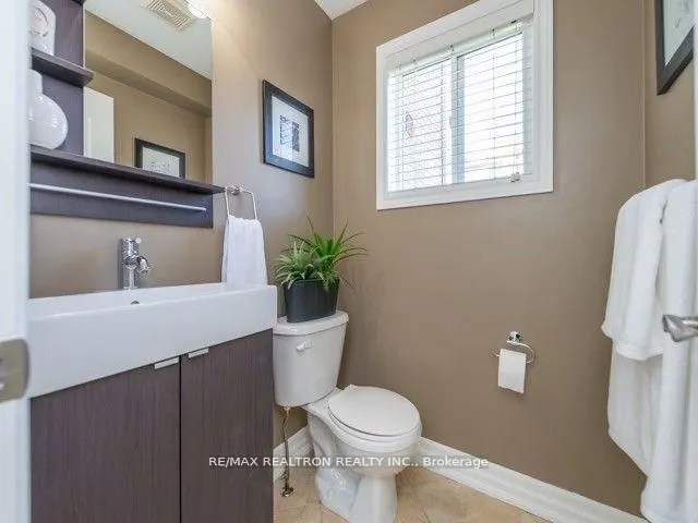 287 Wildberry Crescent