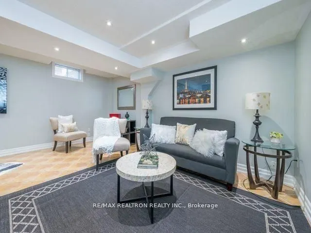 287 Wildberry Crescent