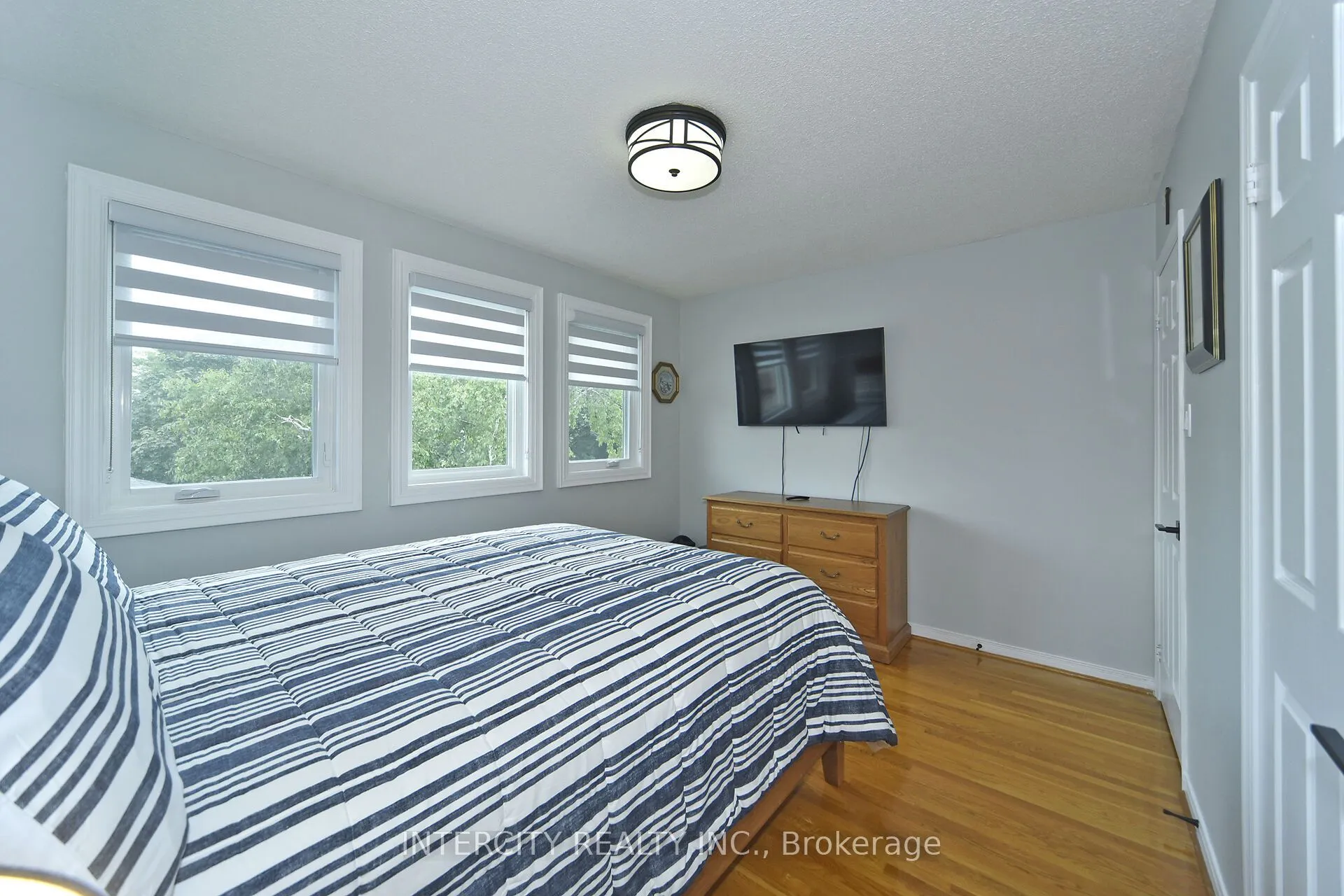 137 Largo Crescent