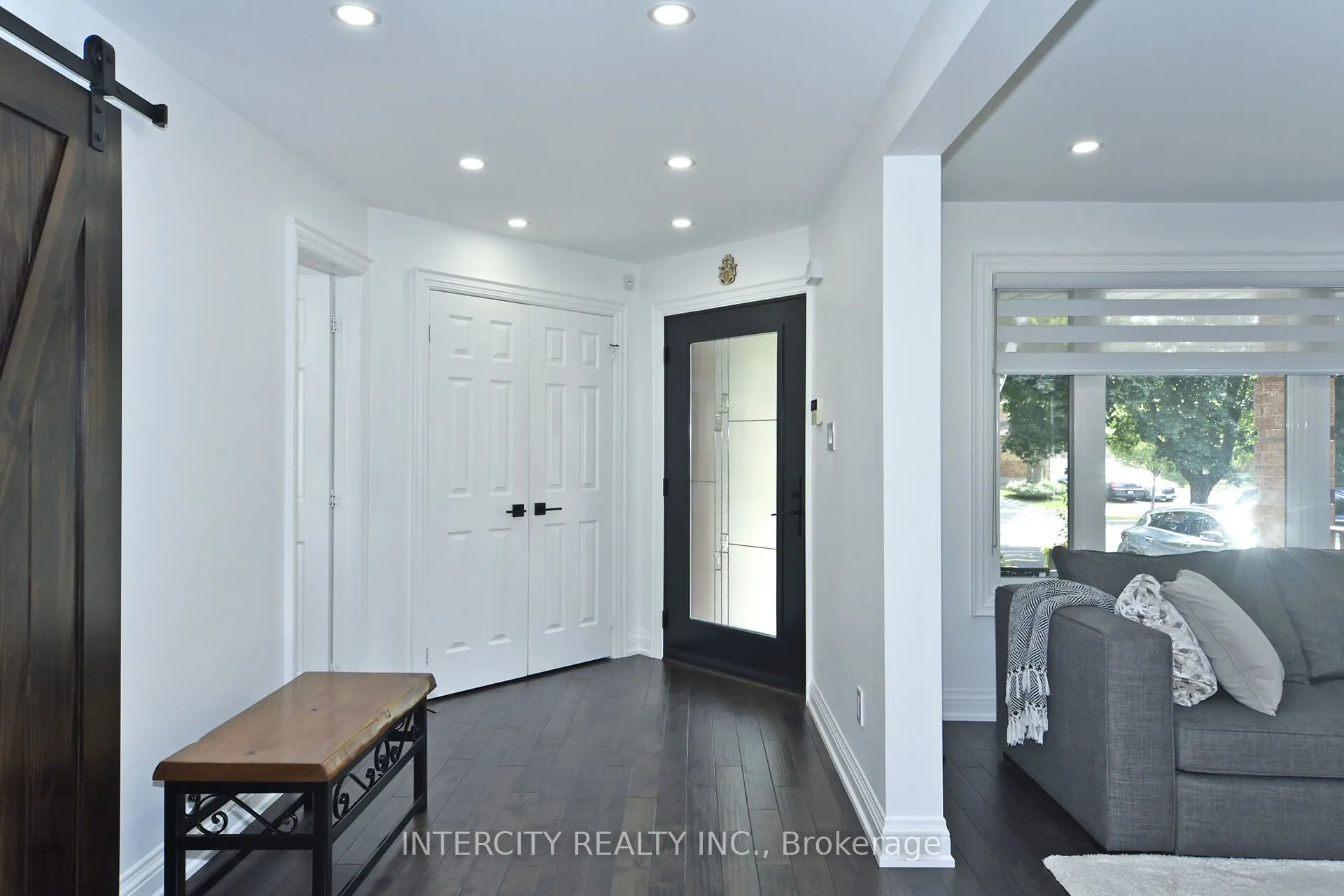 137 Largo Crescent