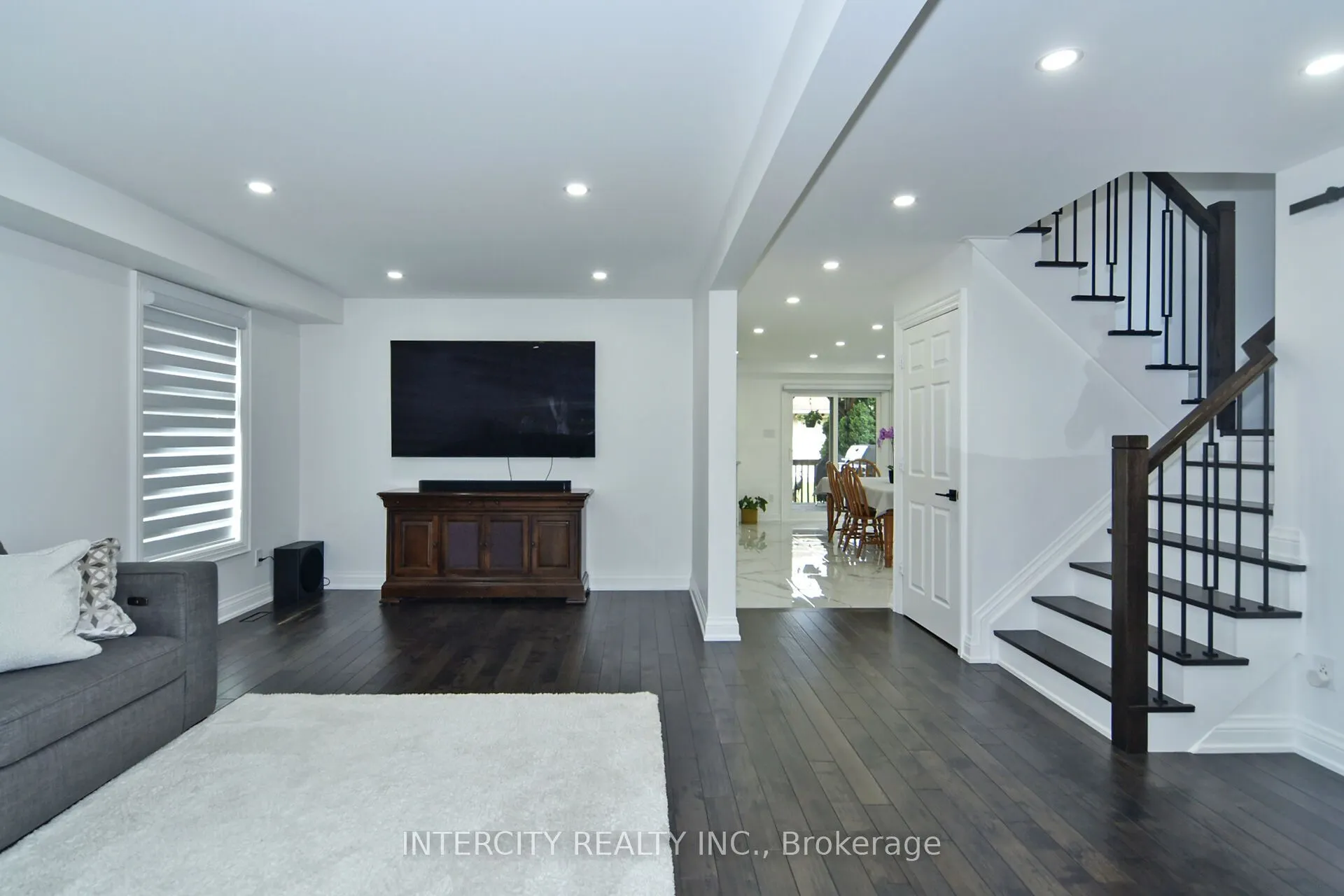 137 Largo Crescent