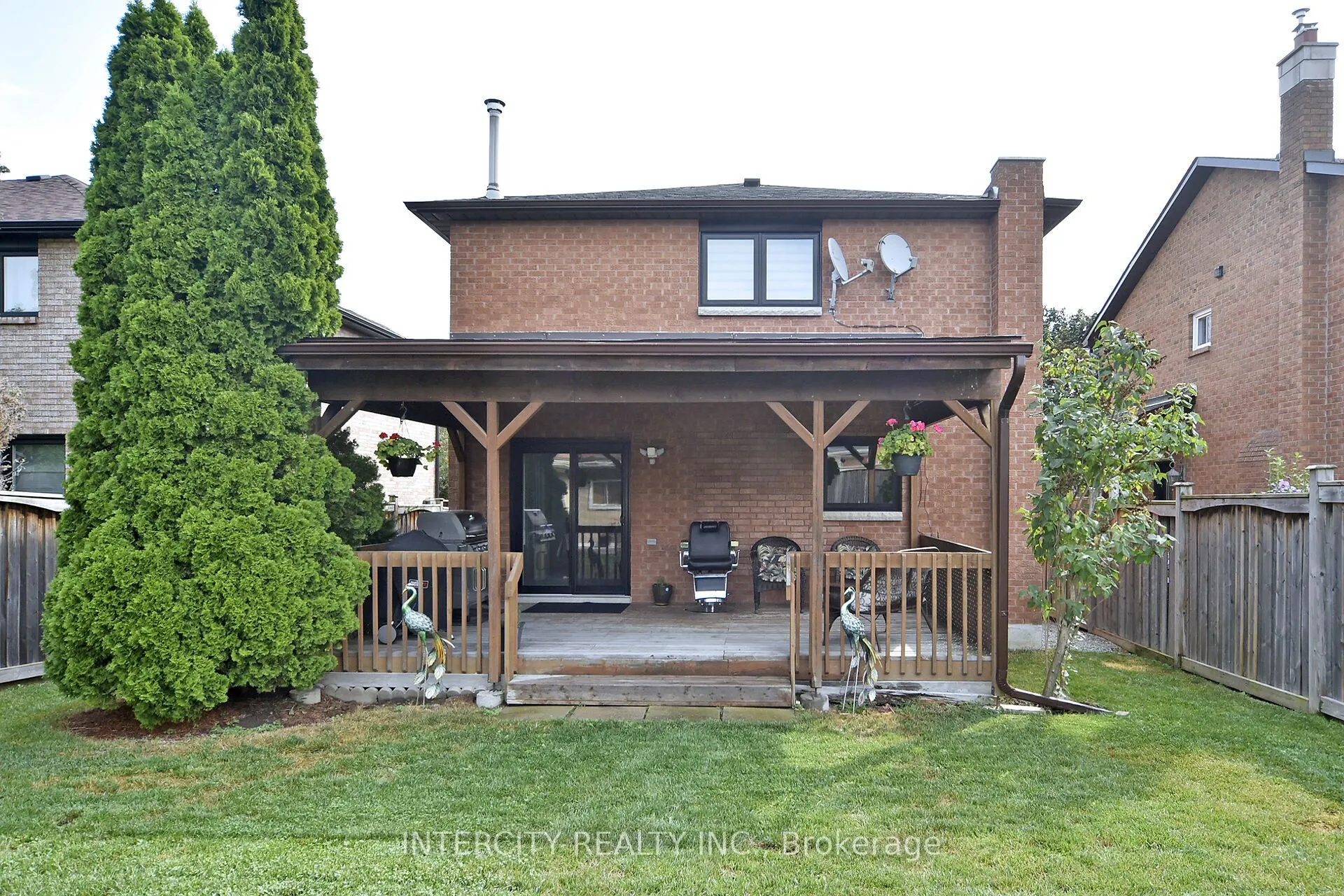 137 Largo Crescent
