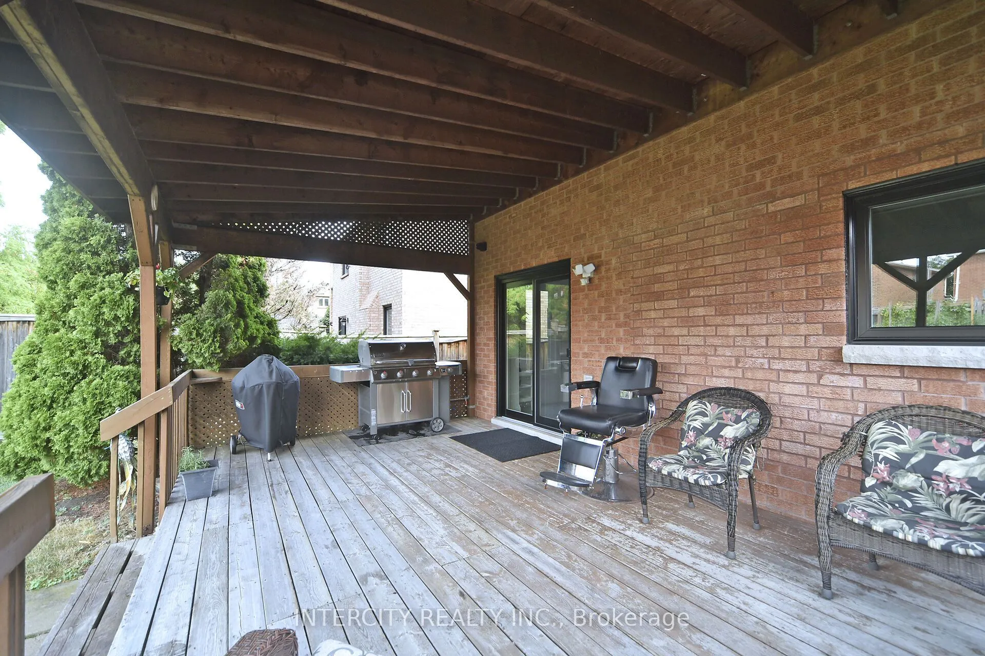 137 Largo Crescent