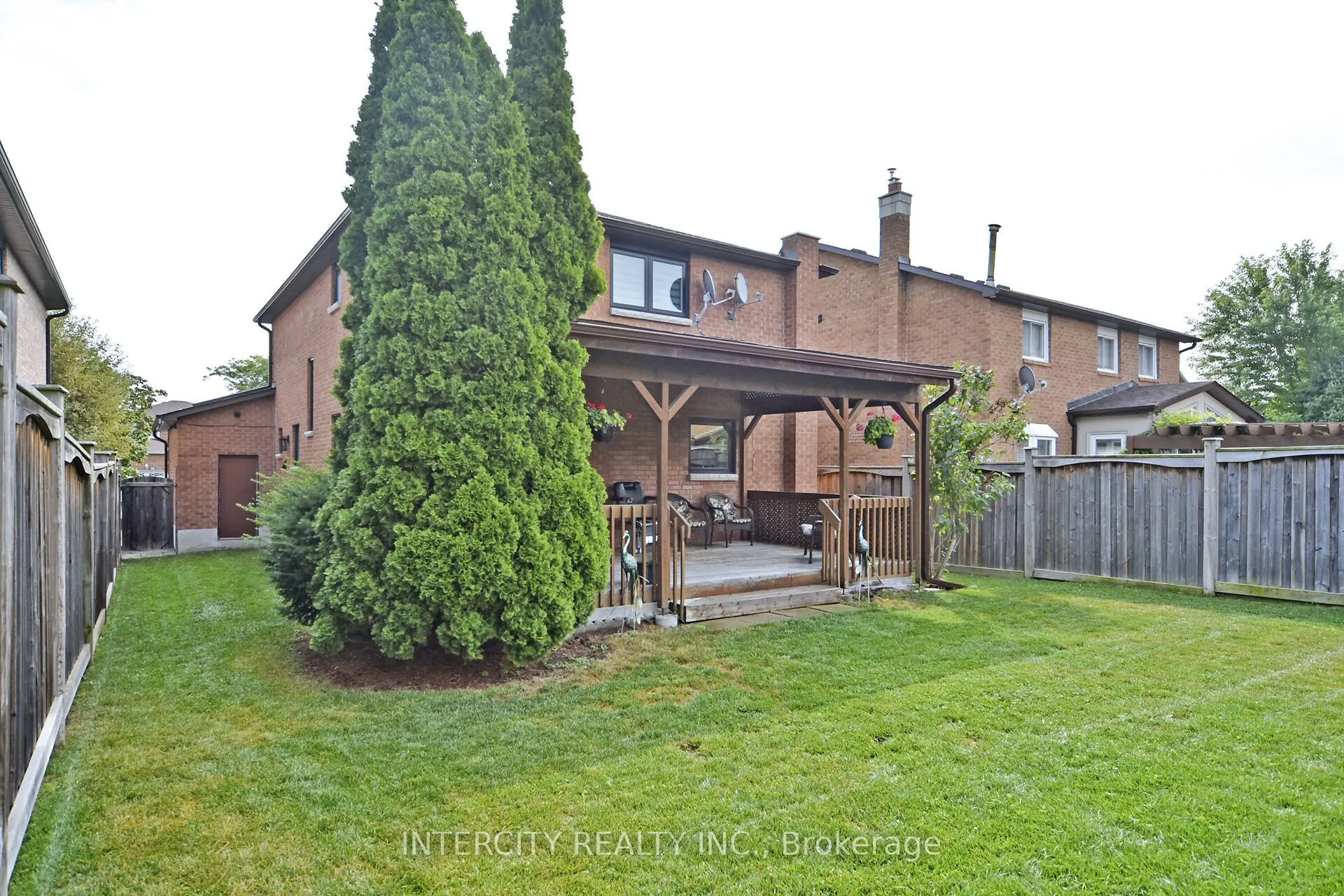 137 Largo Crescent