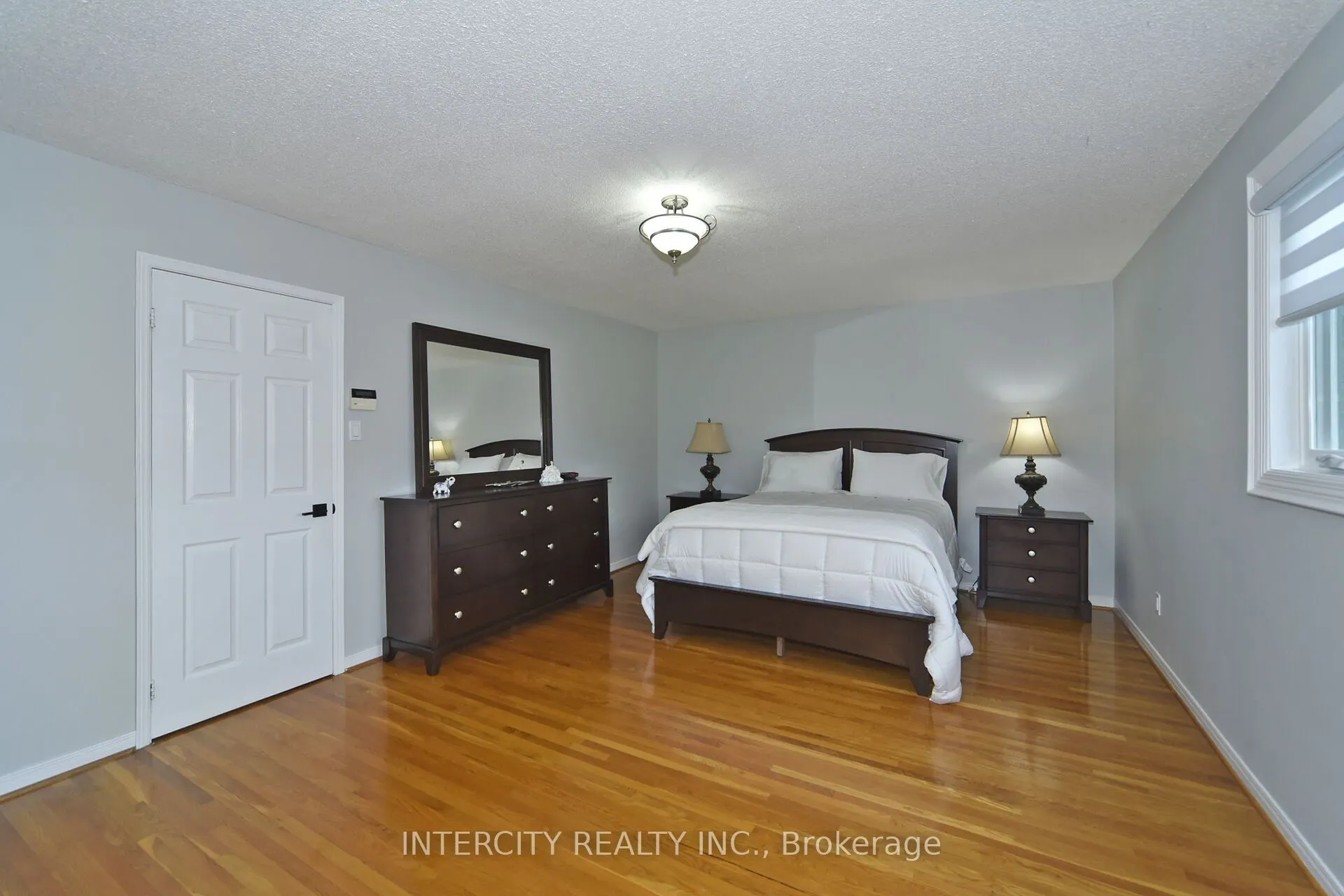137 Largo Crescent