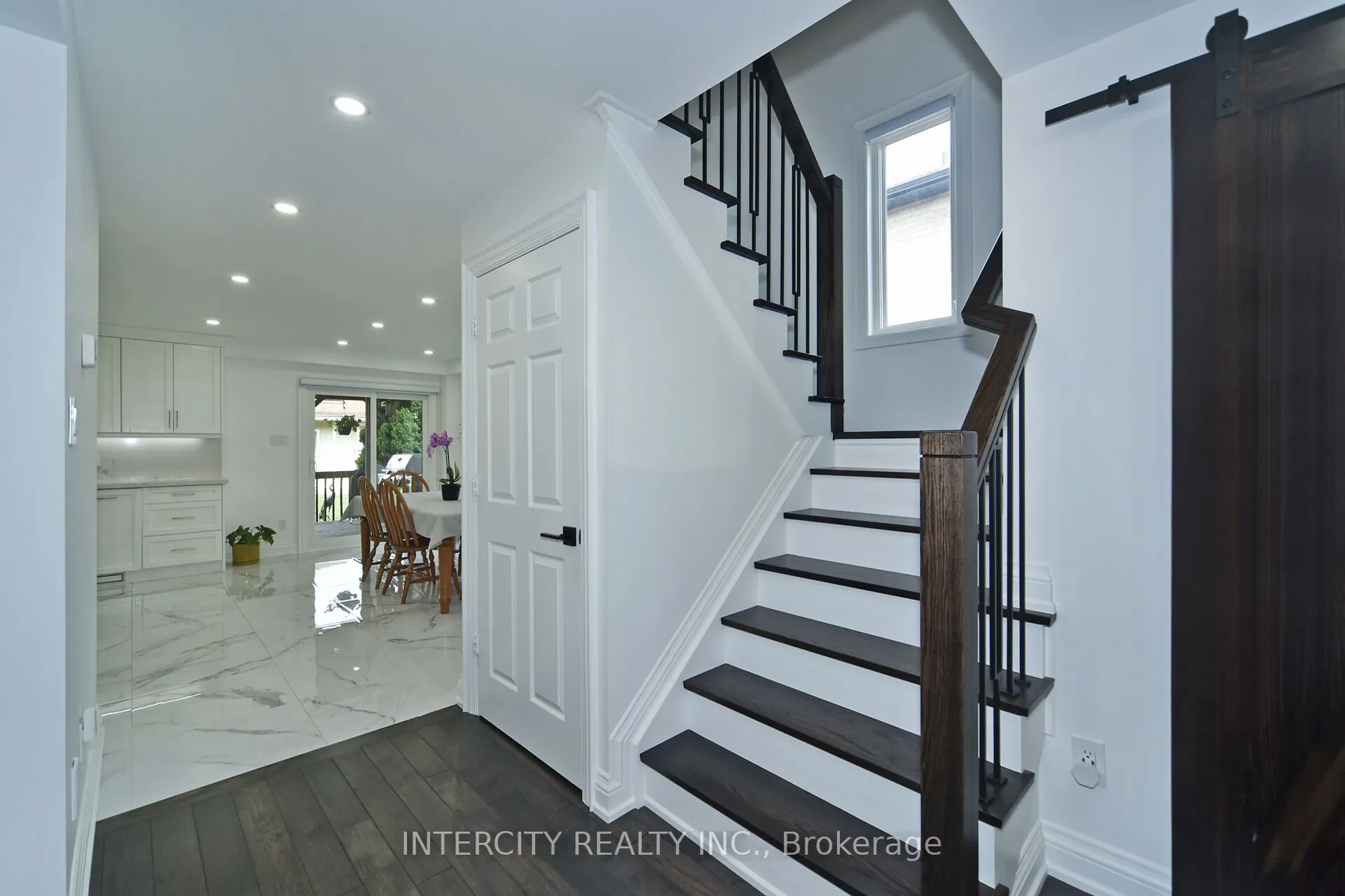 137 Largo Crescent