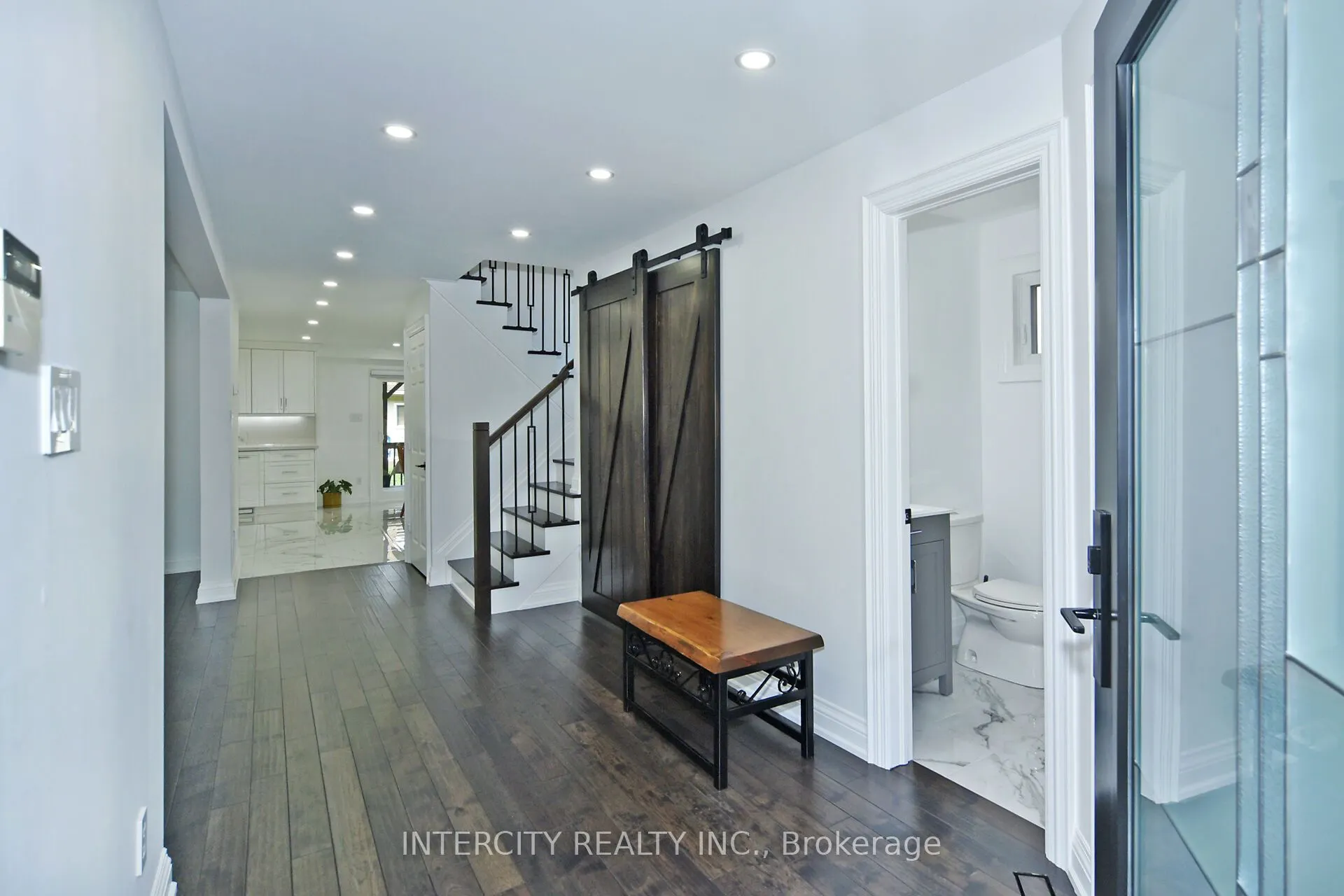 137 Largo Crescent