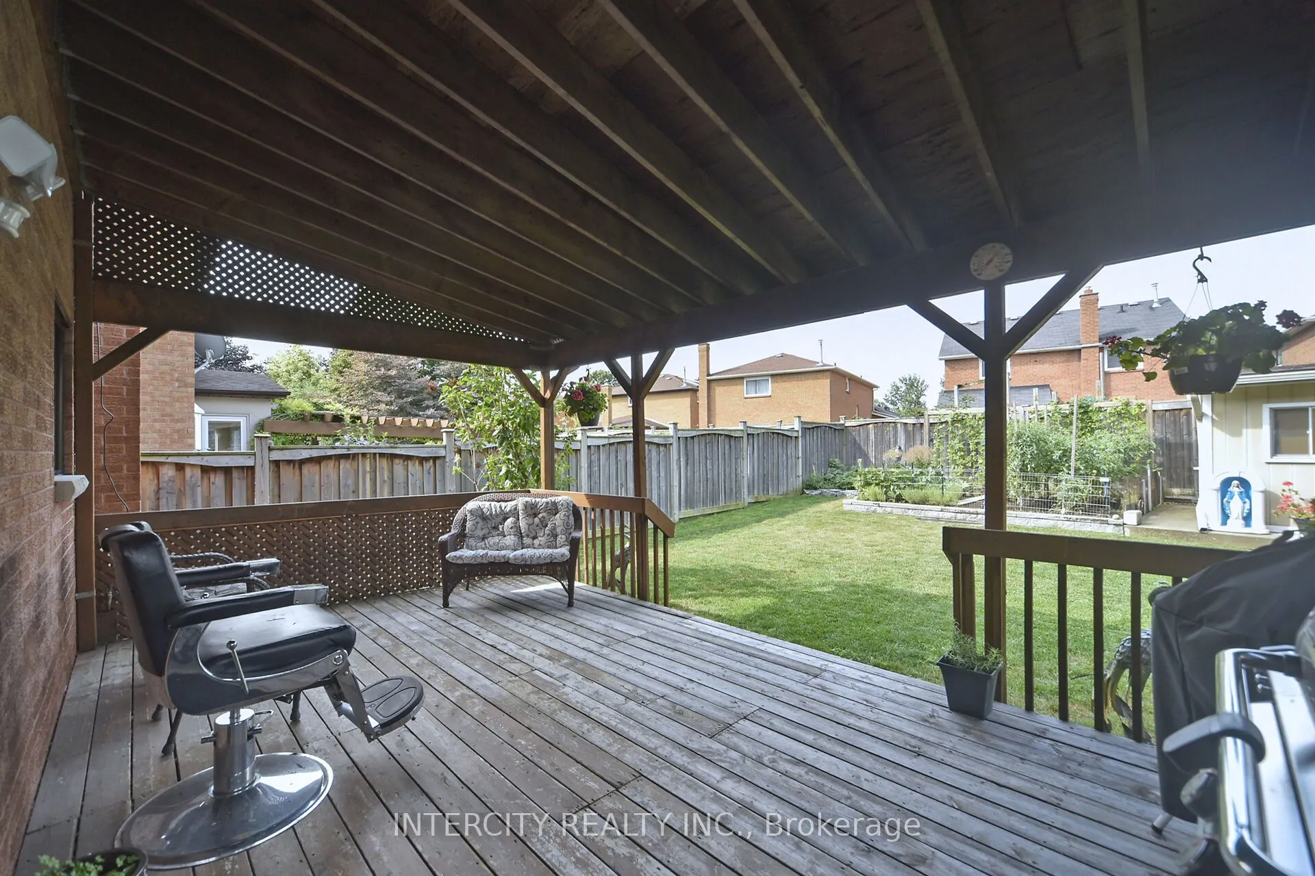 137 Largo Crescent