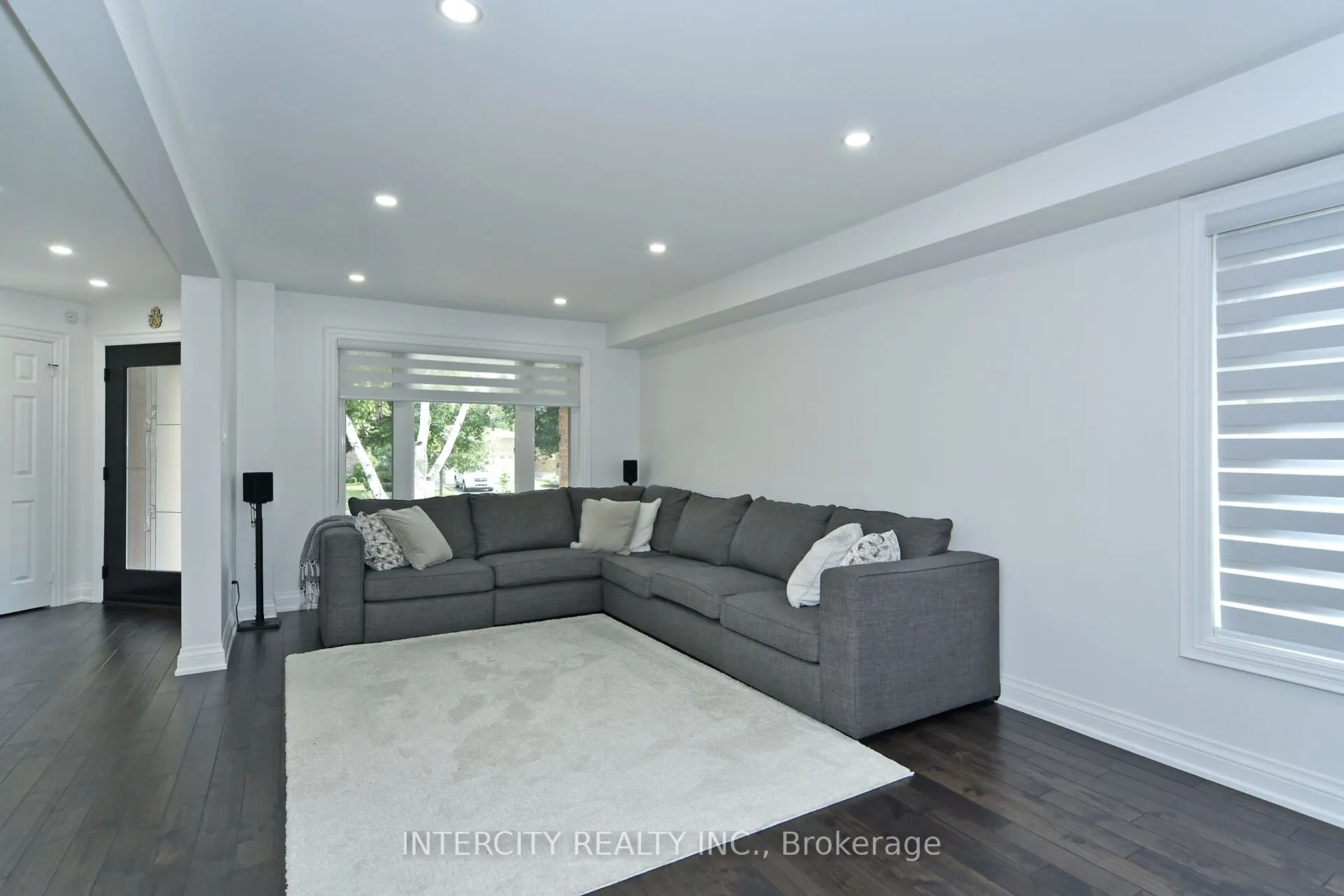 137 Largo Crescent