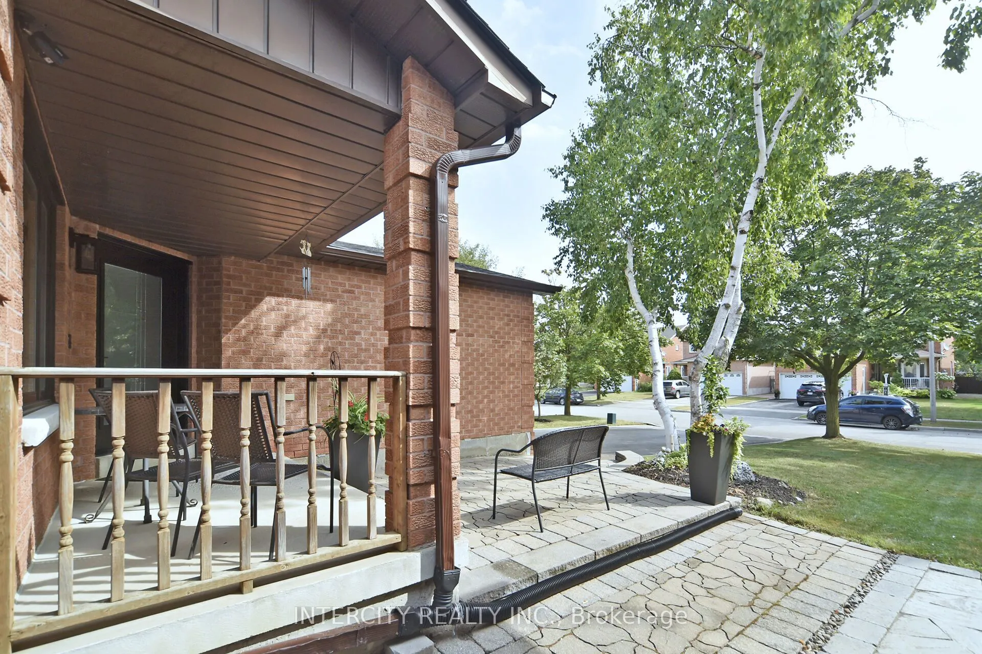 137 Largo Crescent