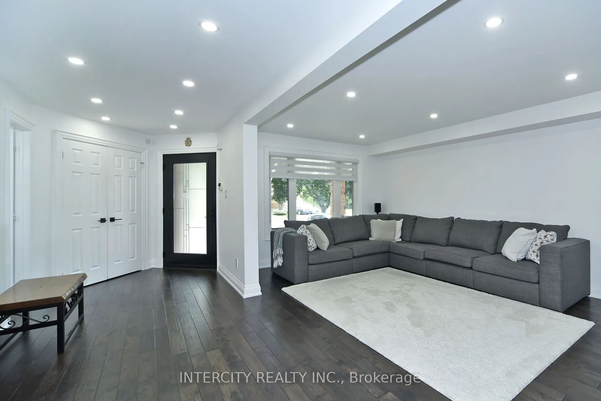 137 Largo Crescent