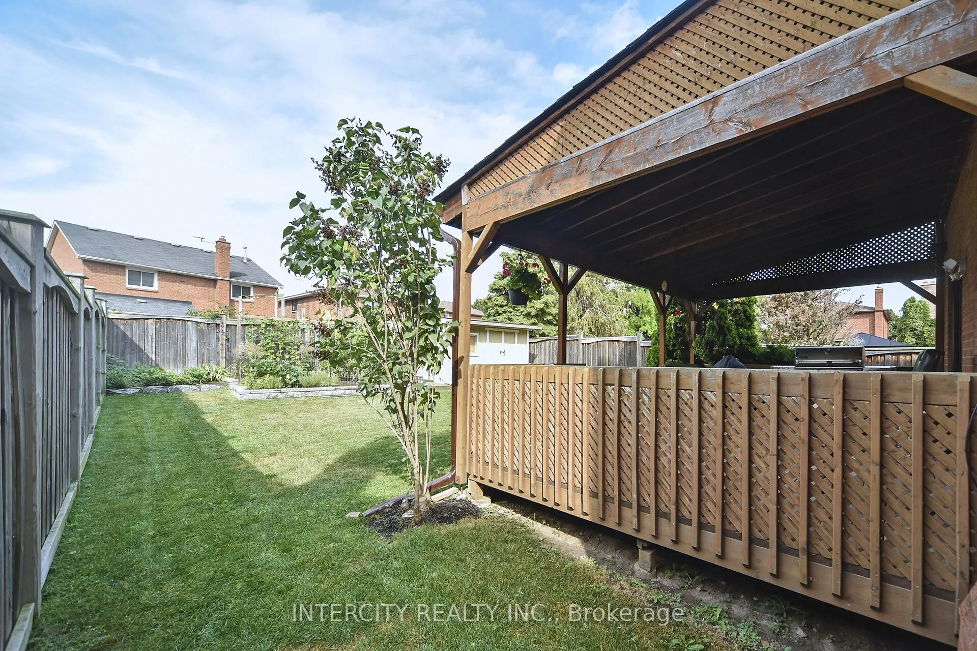 137 Largo Crescent