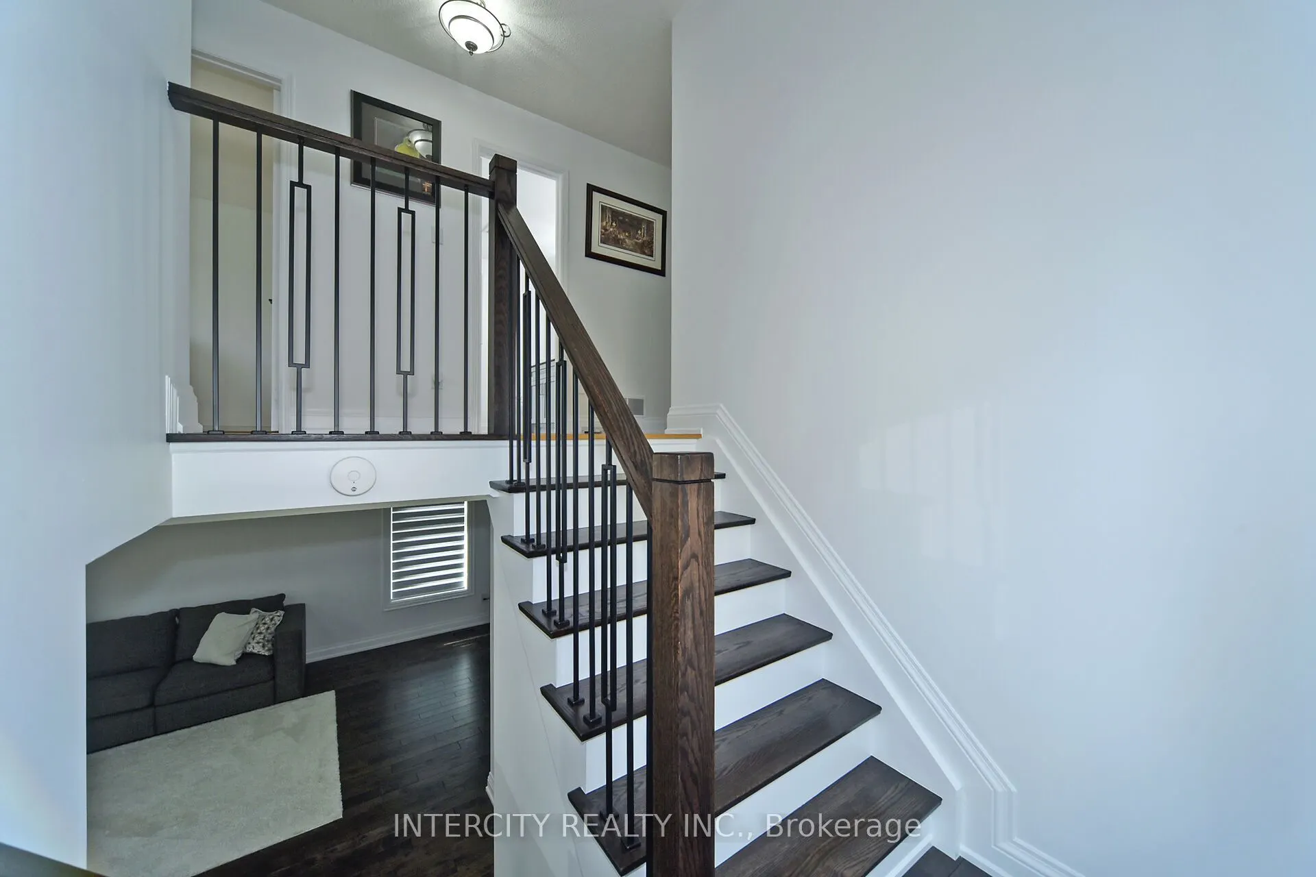 137 Largo Crescent