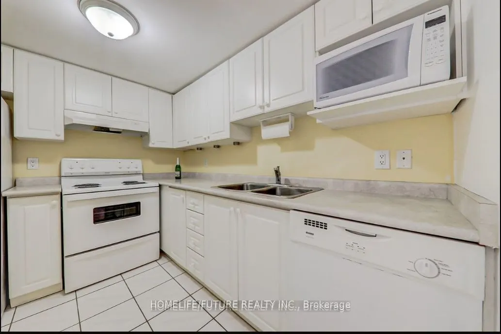160 Wellington Street E, #314