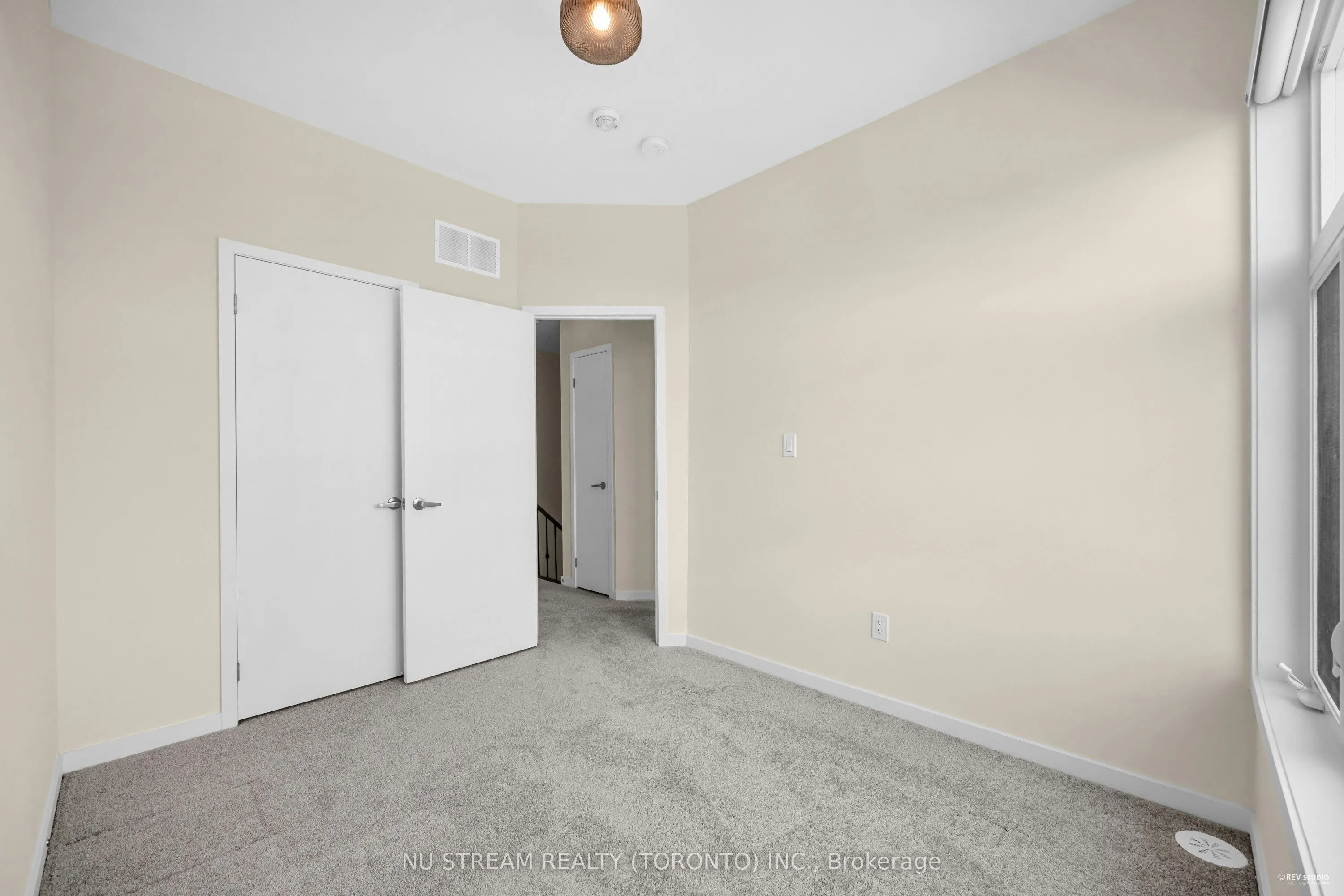 4 Pantheon Lane