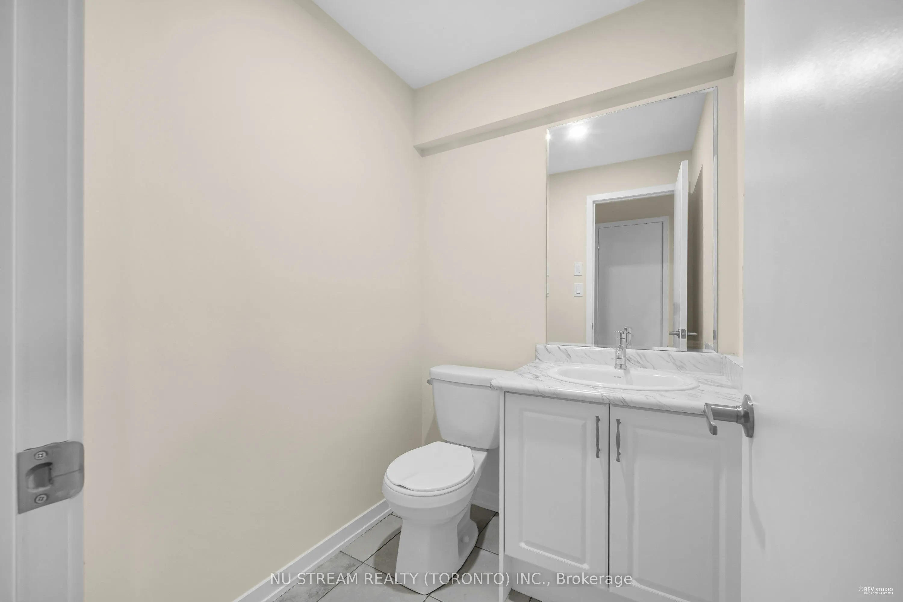 4 Pantheon Lane