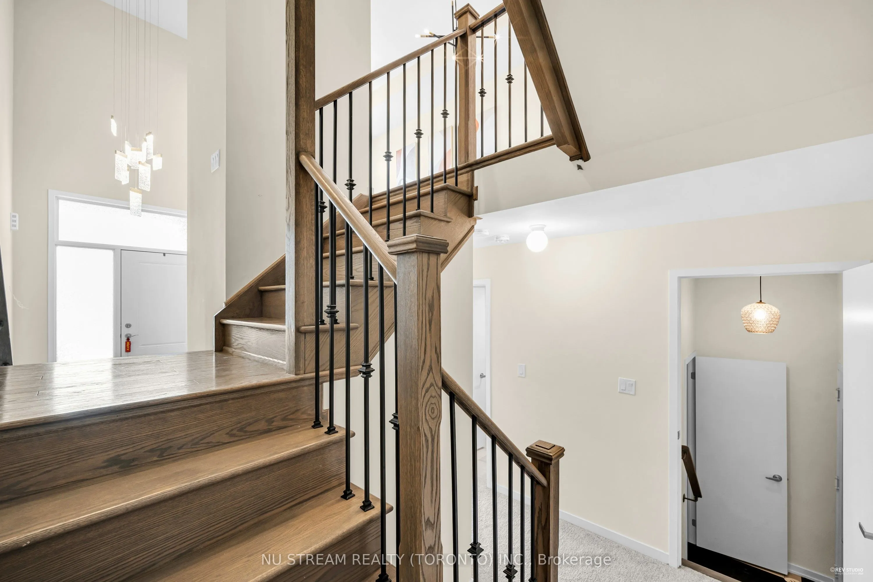4 Pantheon Lane