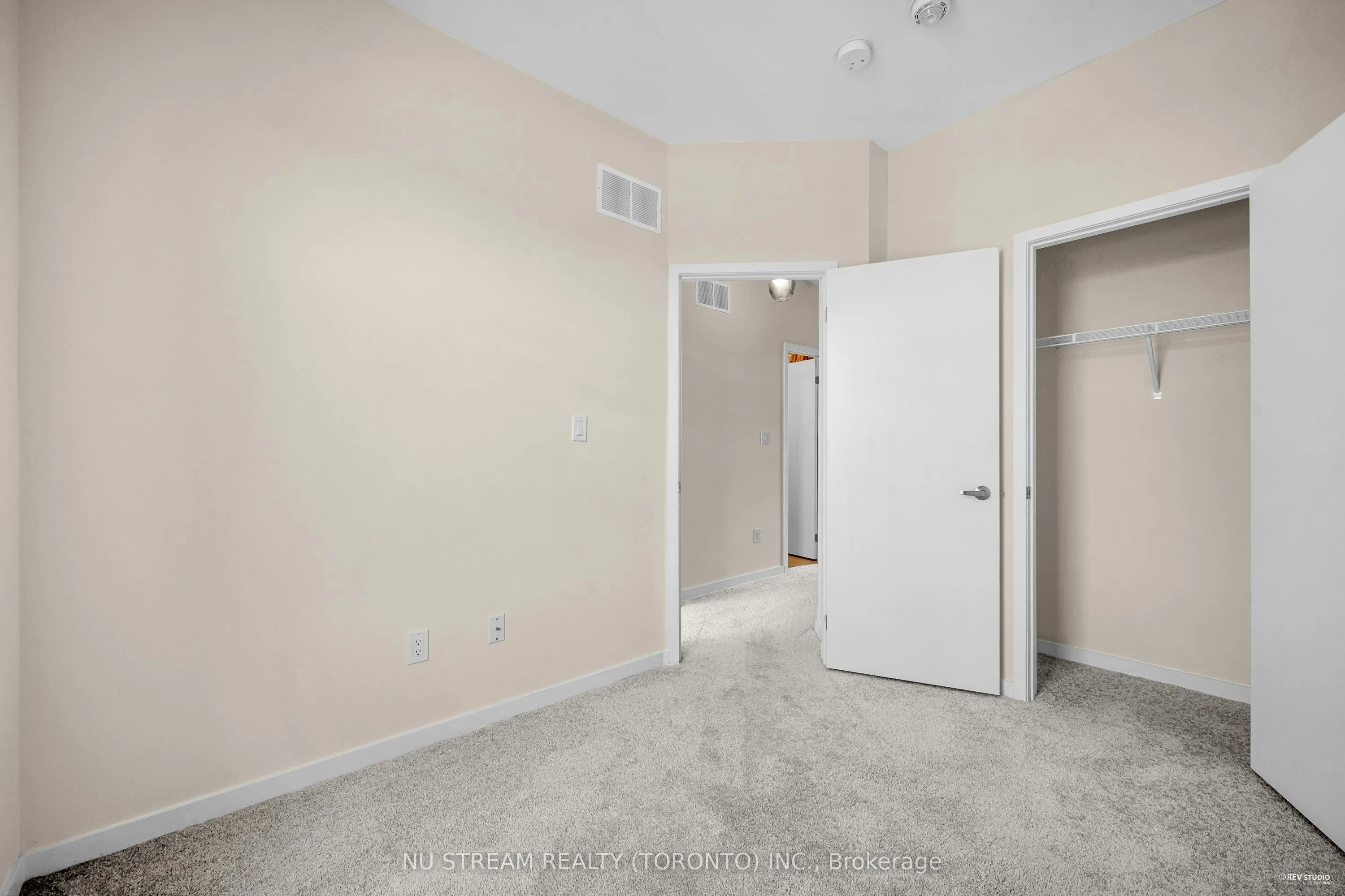 4 Pantheon Lane
