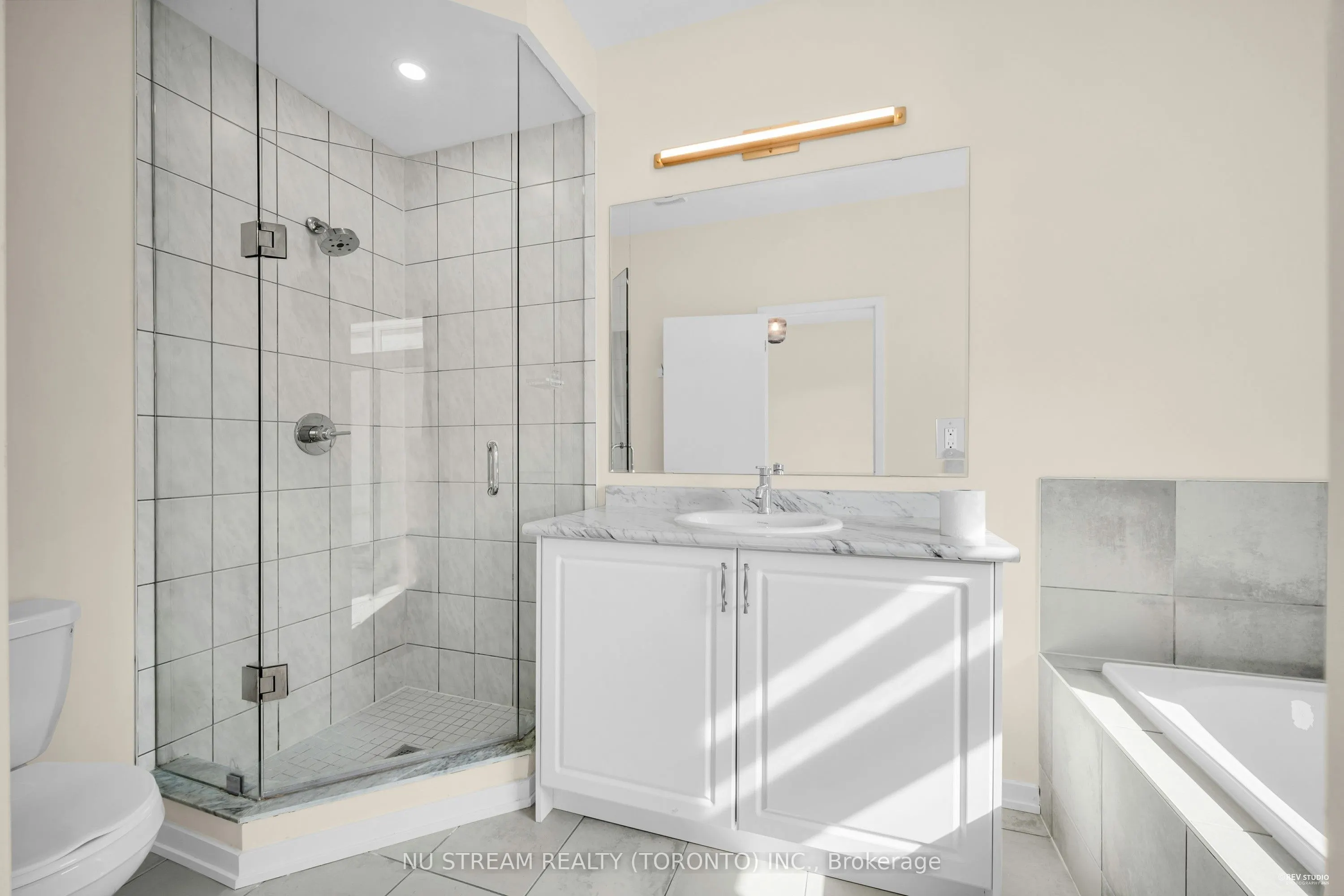 4 Pantheon Lane
