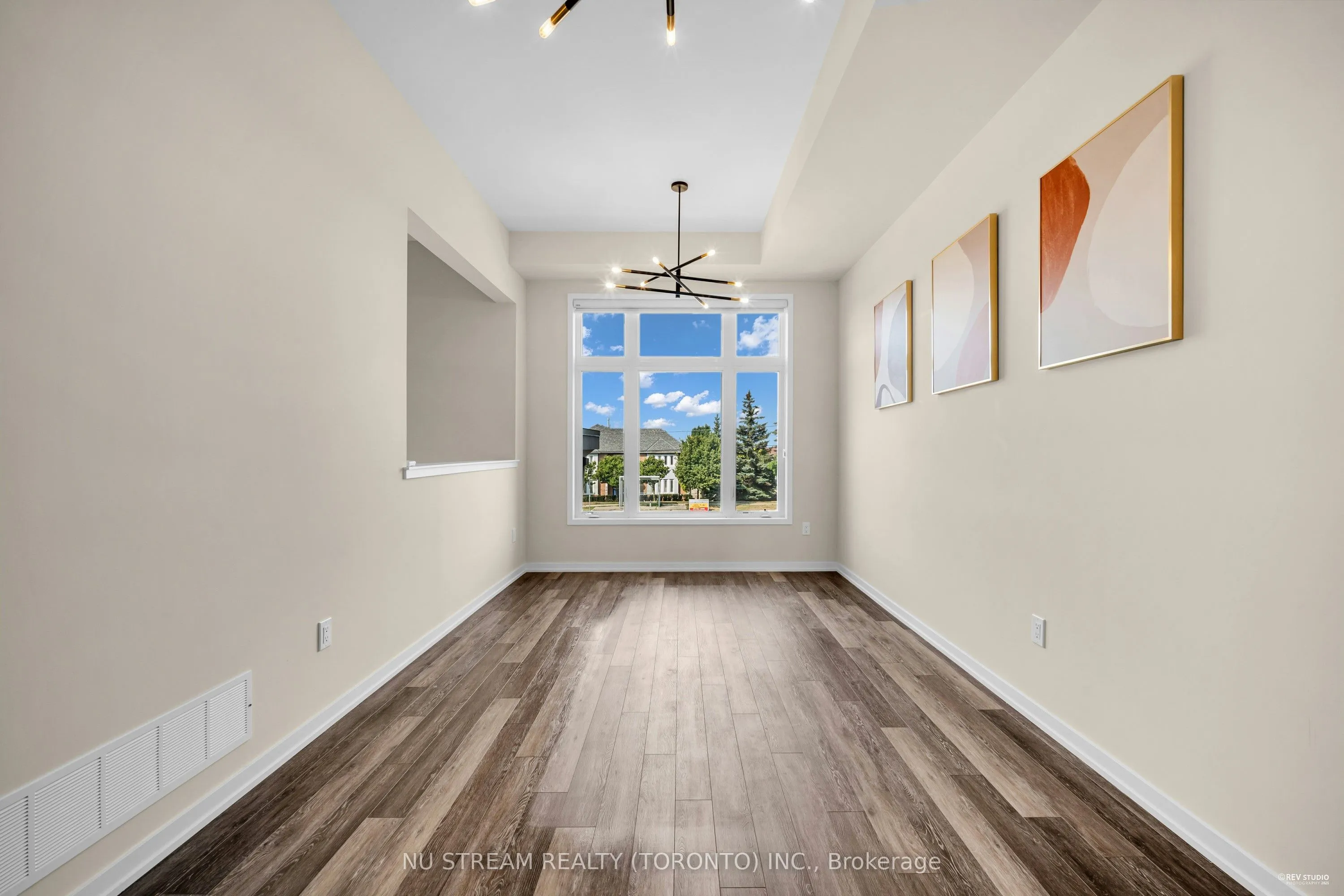 4 Pantheon Lane