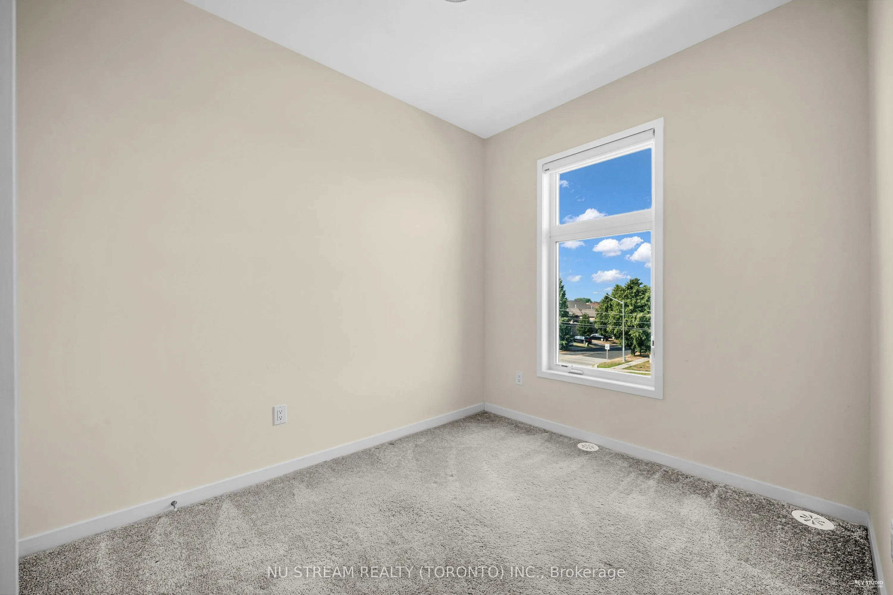 4 Pantheon Lane