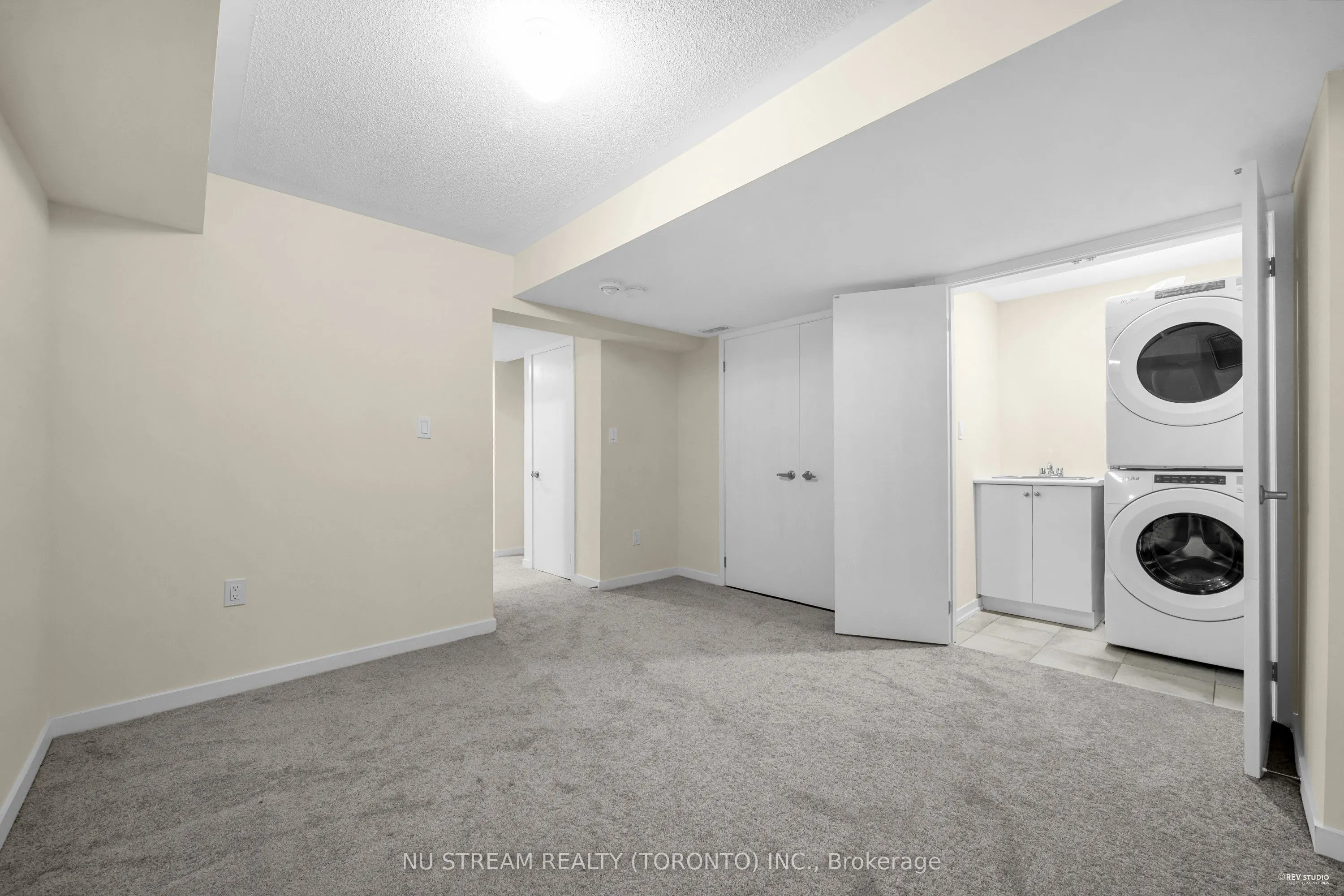 4 Pantheon Lane