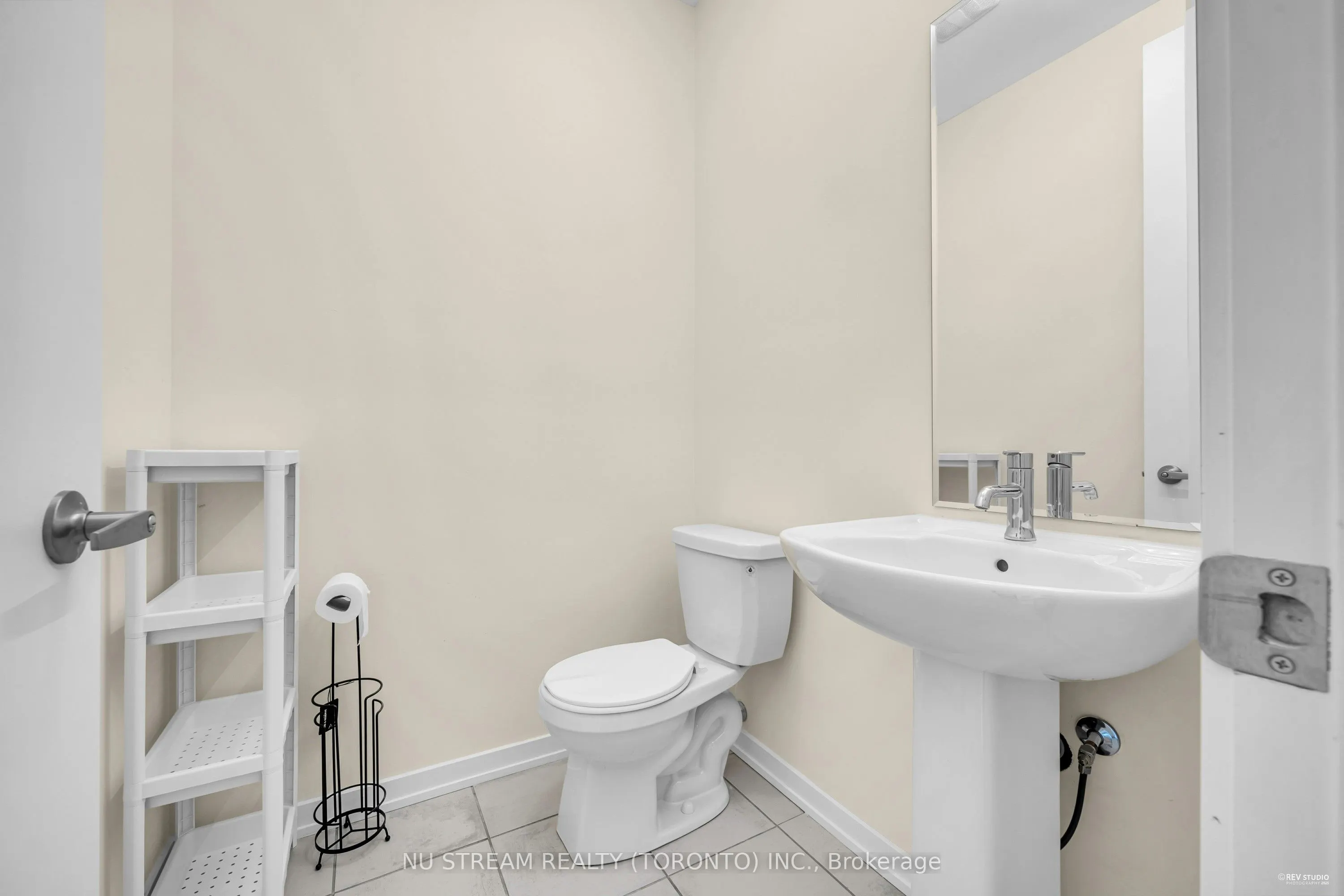 4 Pantheon Lane
