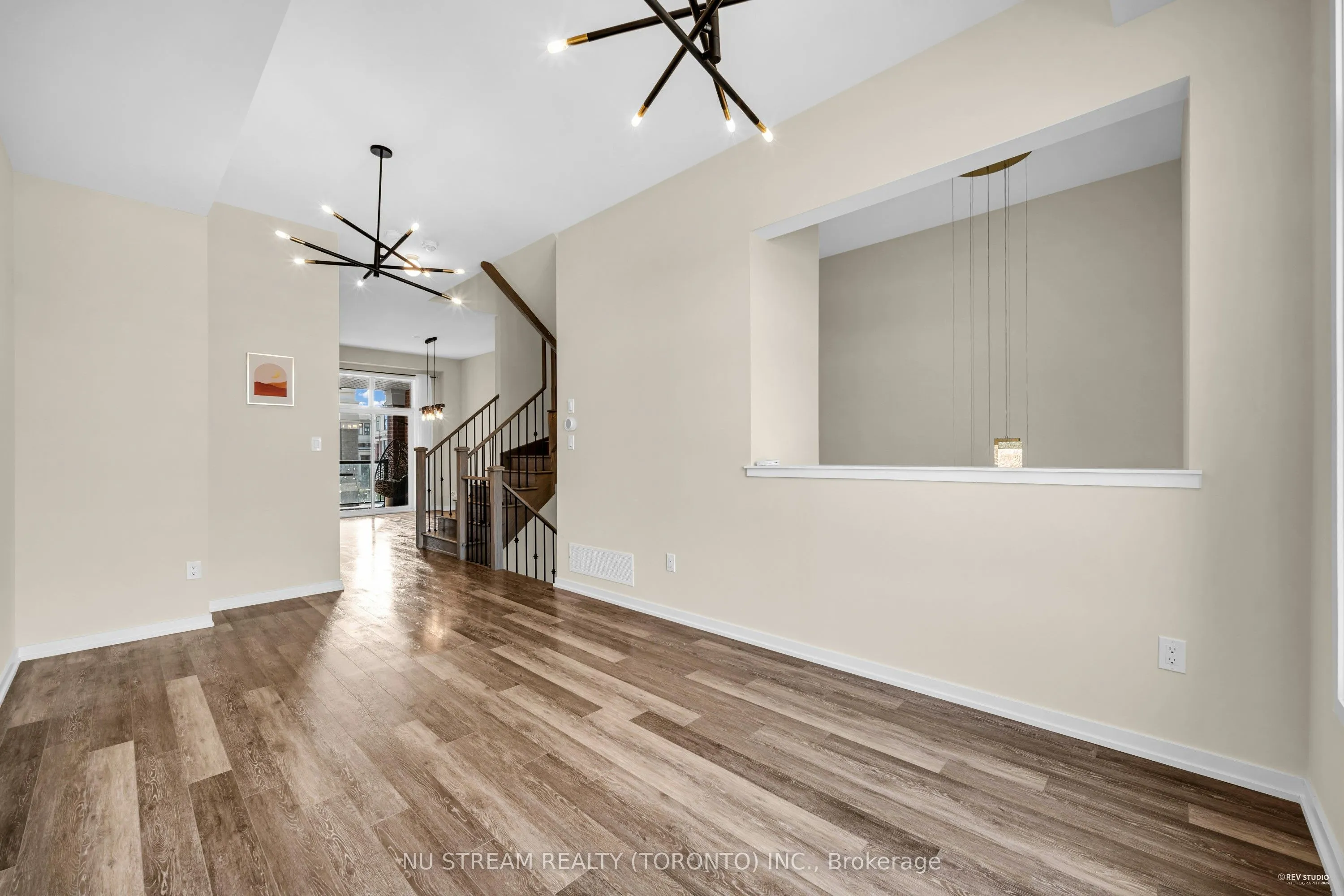 4 Pantheon Lane