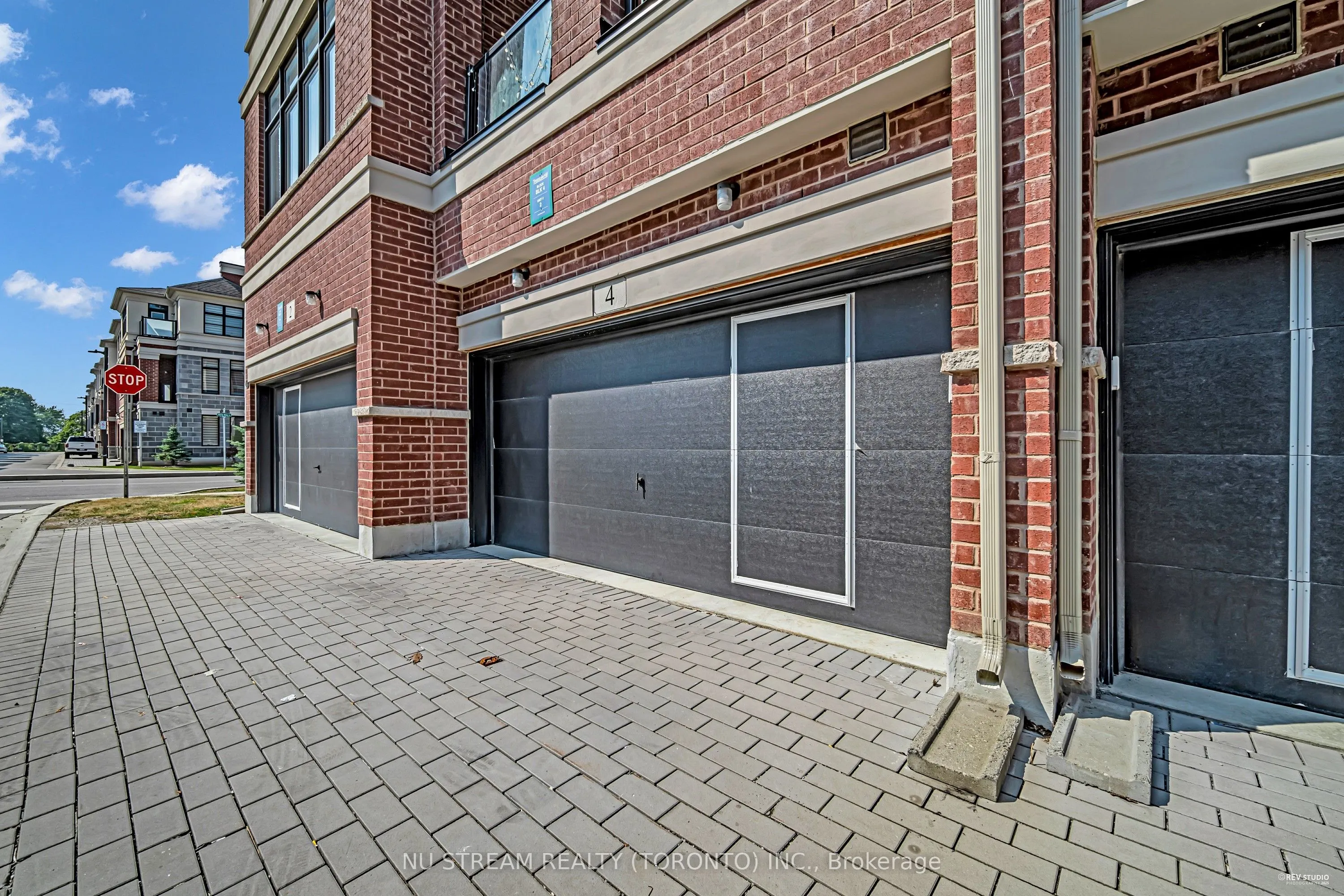 4 Pantheon Lane