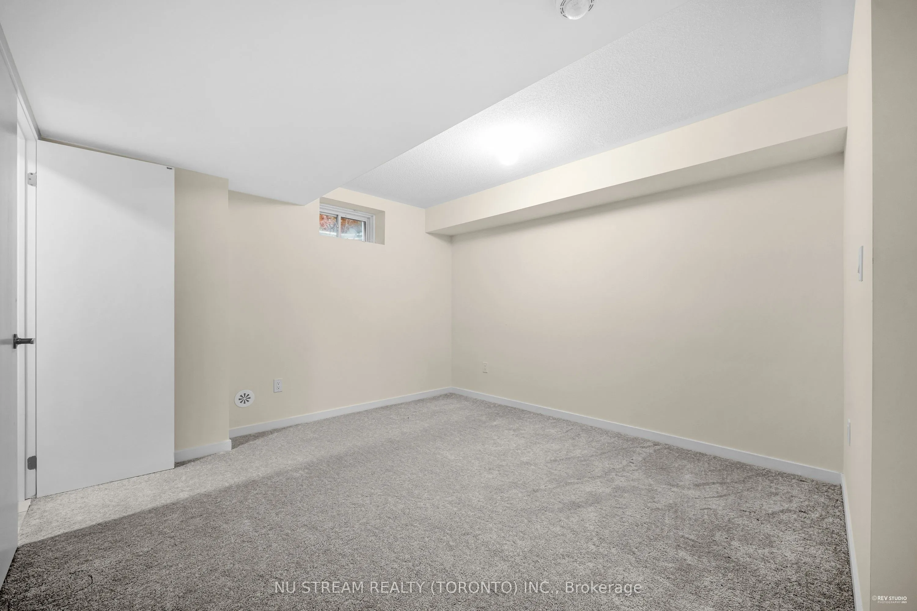 4 Pantheon Lane