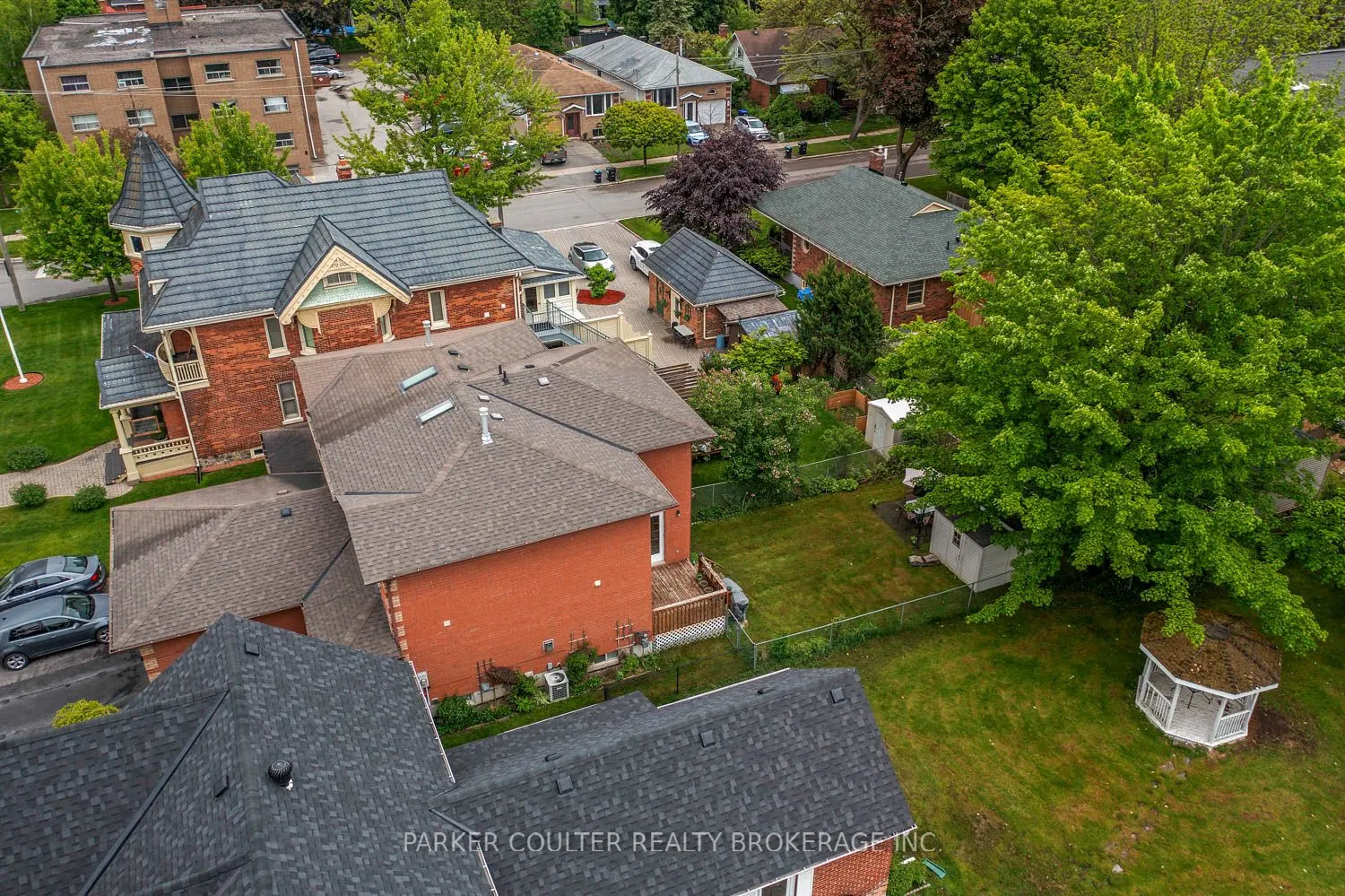 135 Victoria Street E