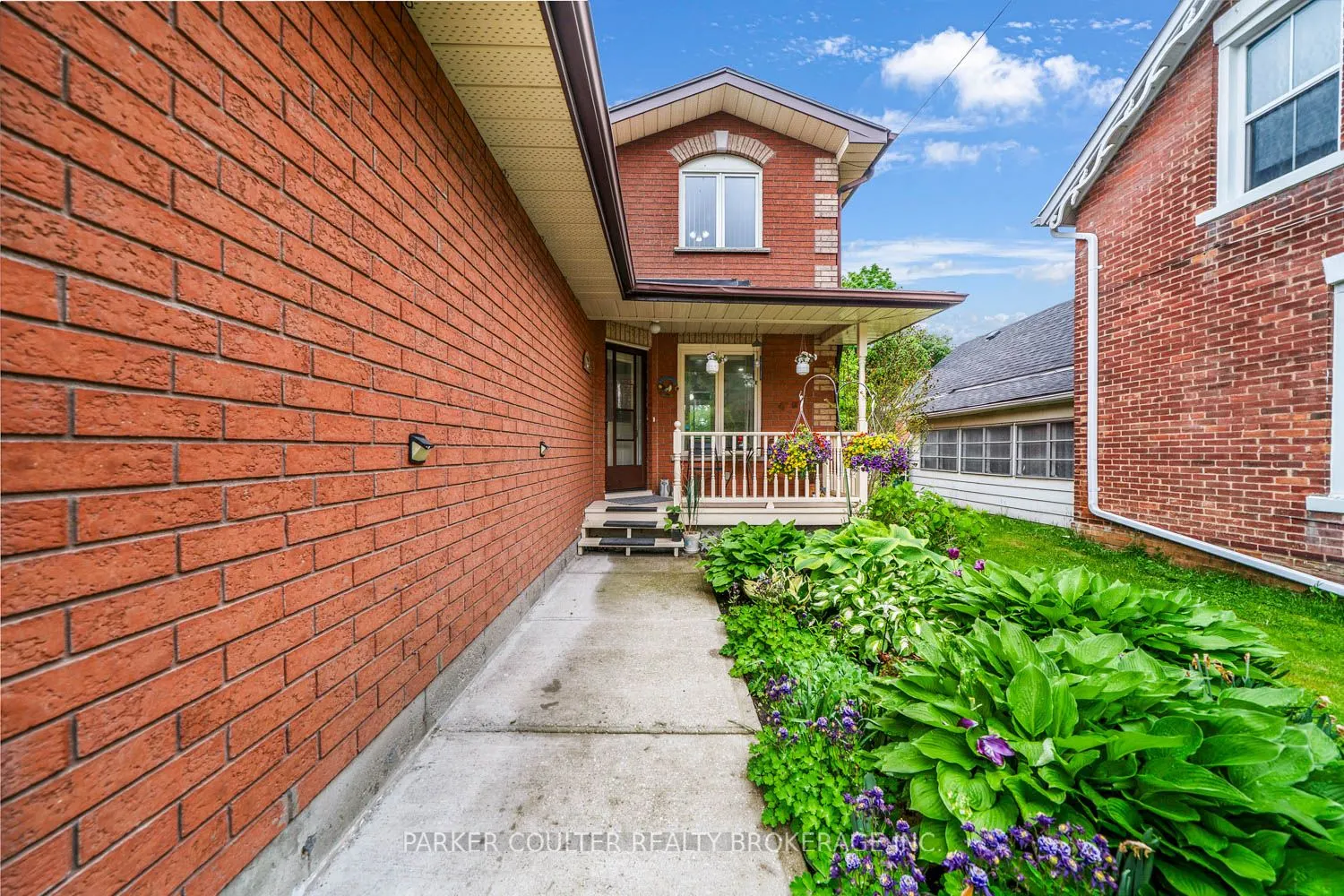 135 Victoria Street E