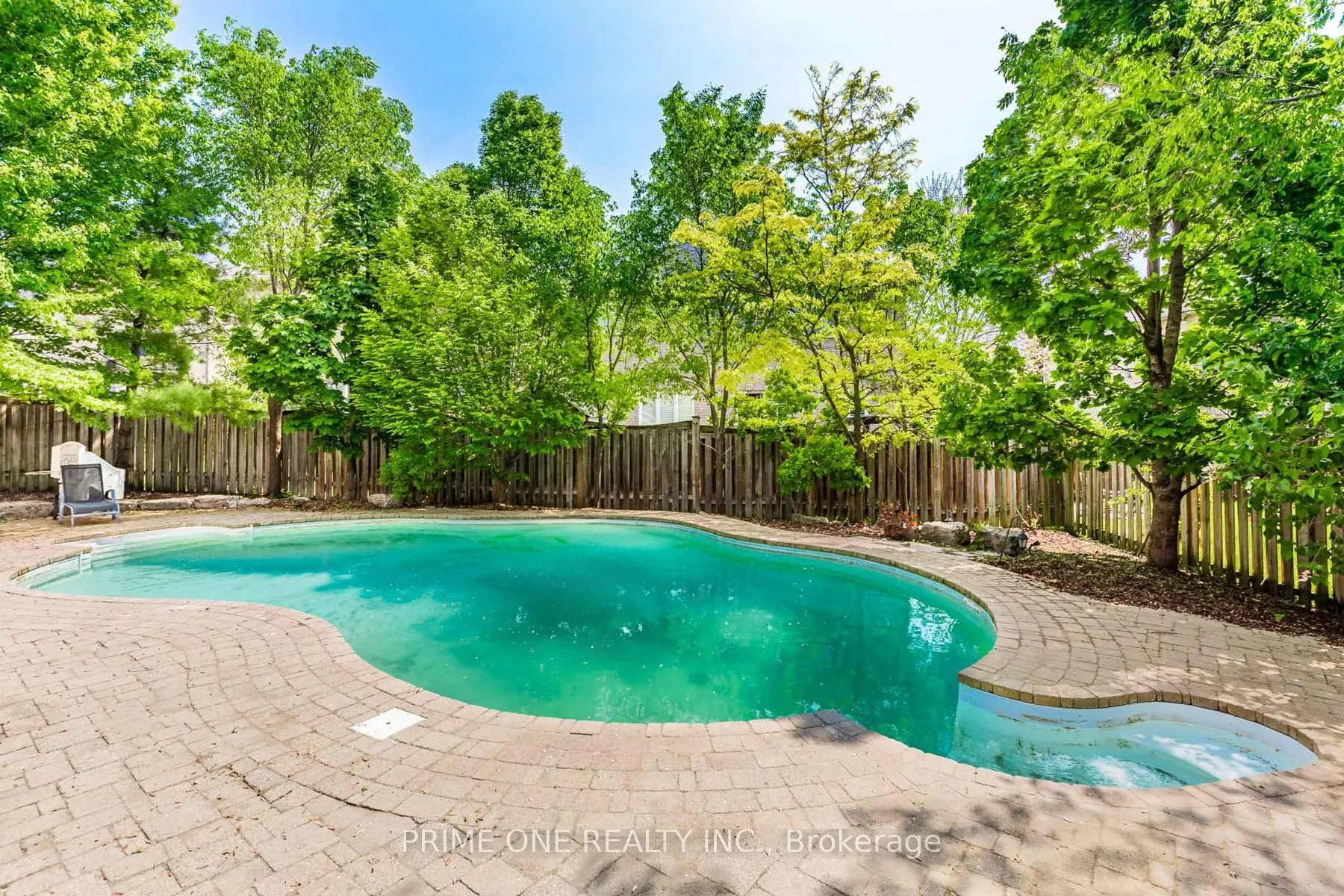 19 Ridgestone Drive
