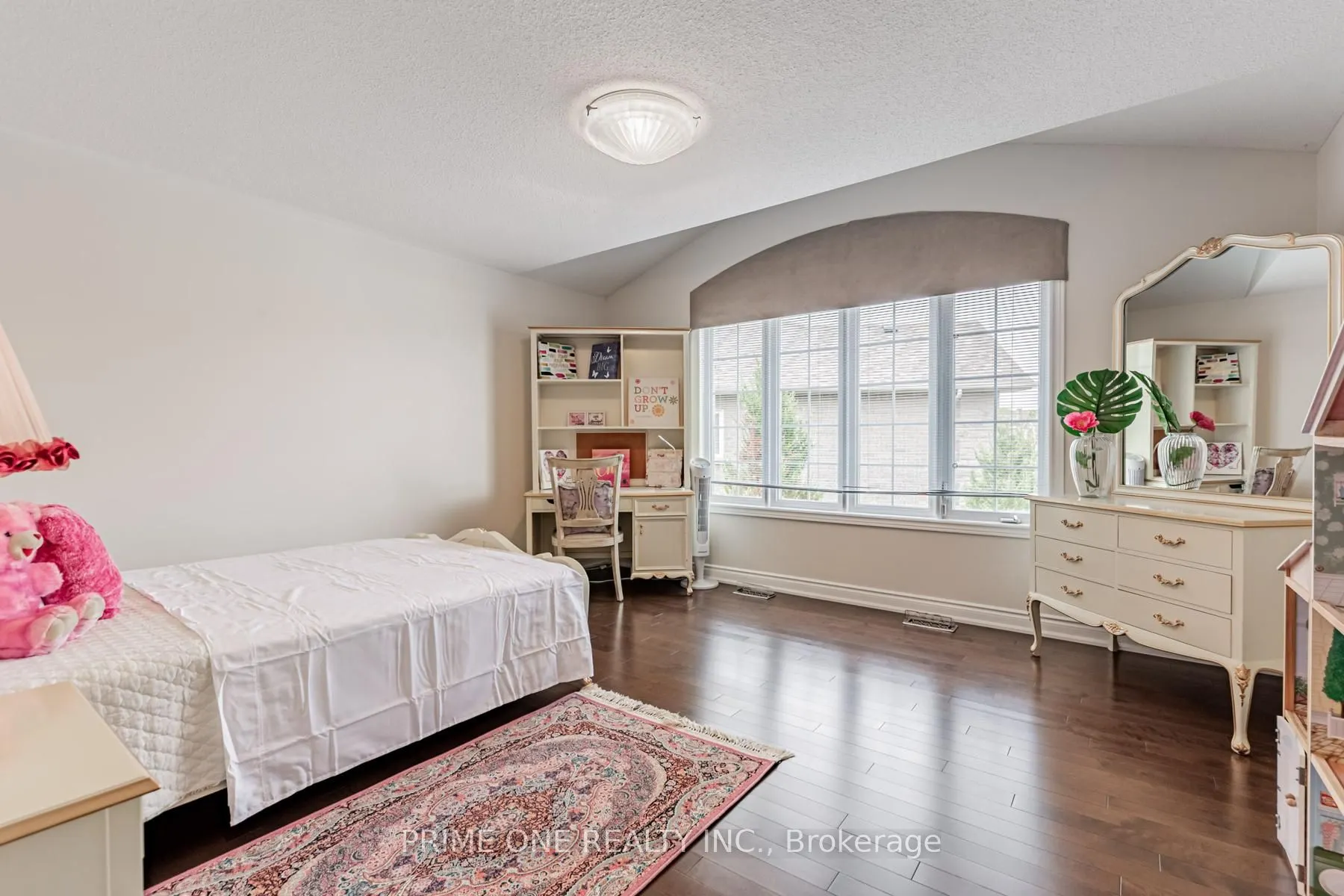 19 Ridgestone Drive