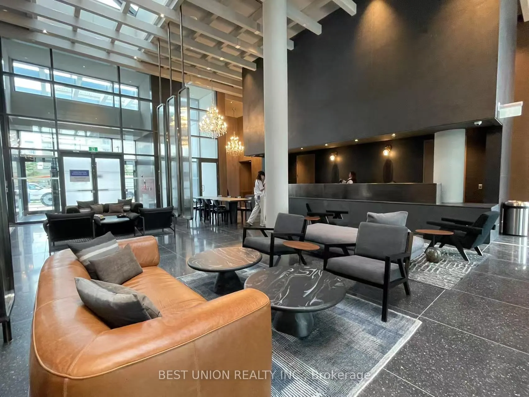 28 Interchange Way, #2810