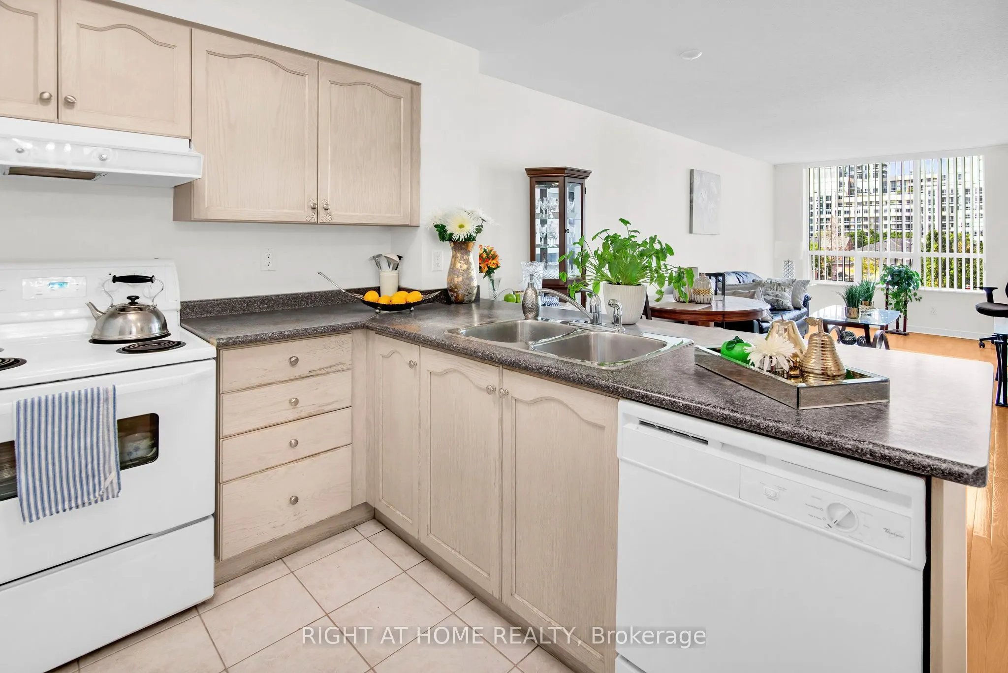 19 Northern Heights Drive, #404
