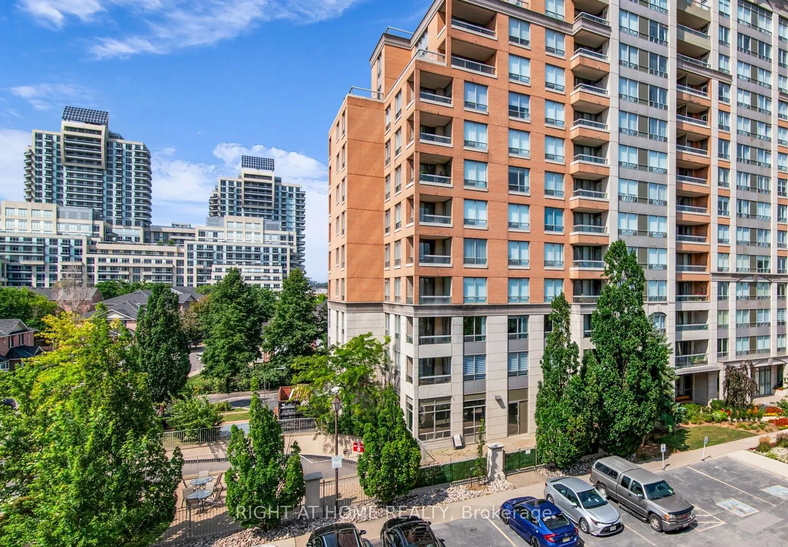 19 Northern Heights Drive, #404