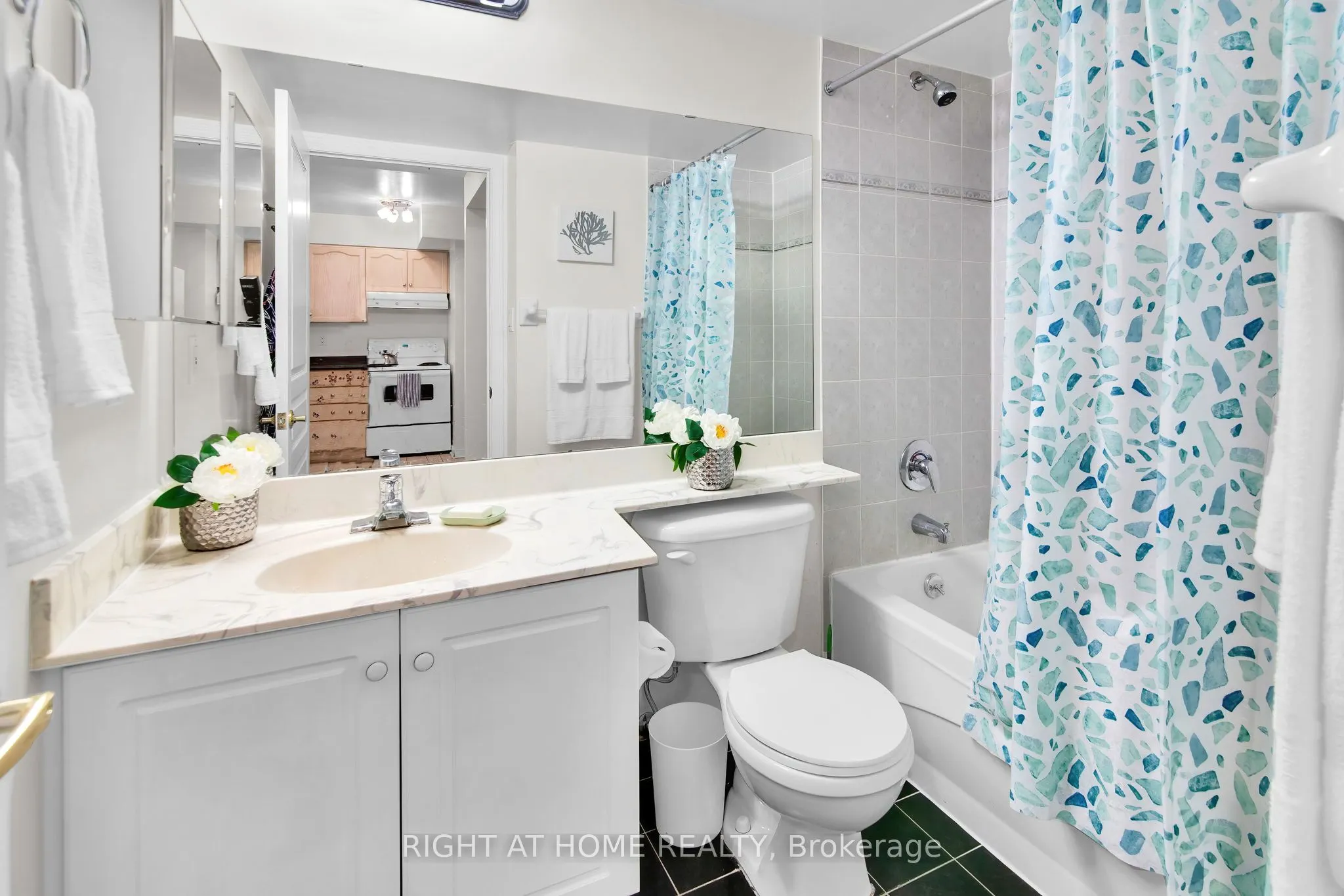 19 Northern Heights Drive, #404