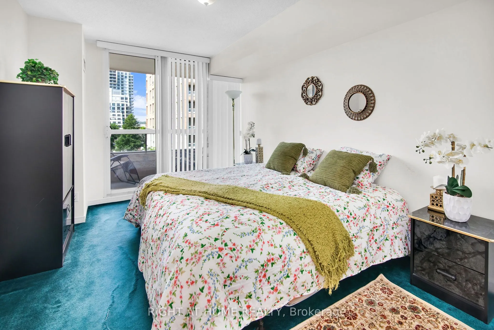 19 Northern Heights Drive, #404