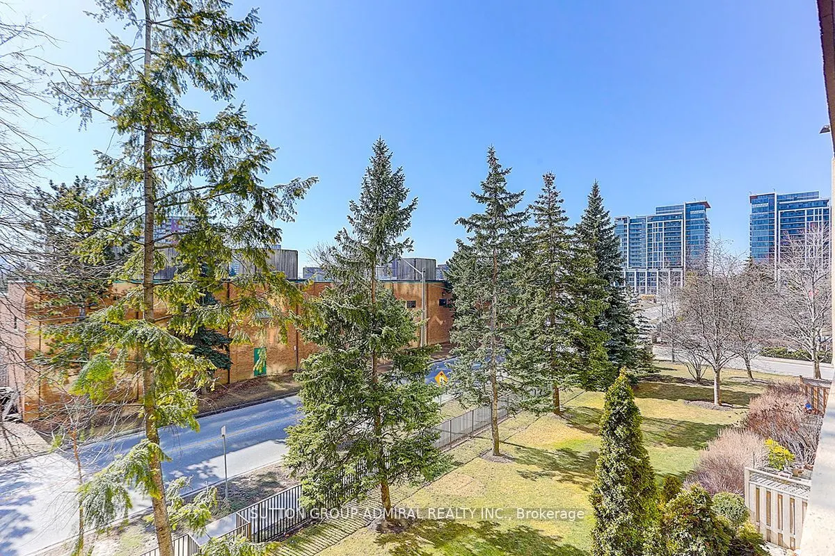 32 CLARISSA Drive, #PH27