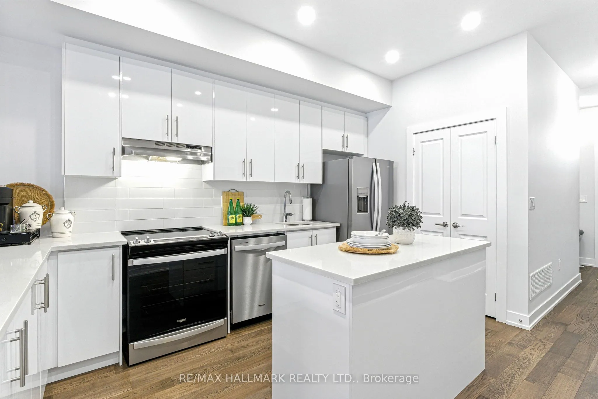 9590 Islington Avenue, #148