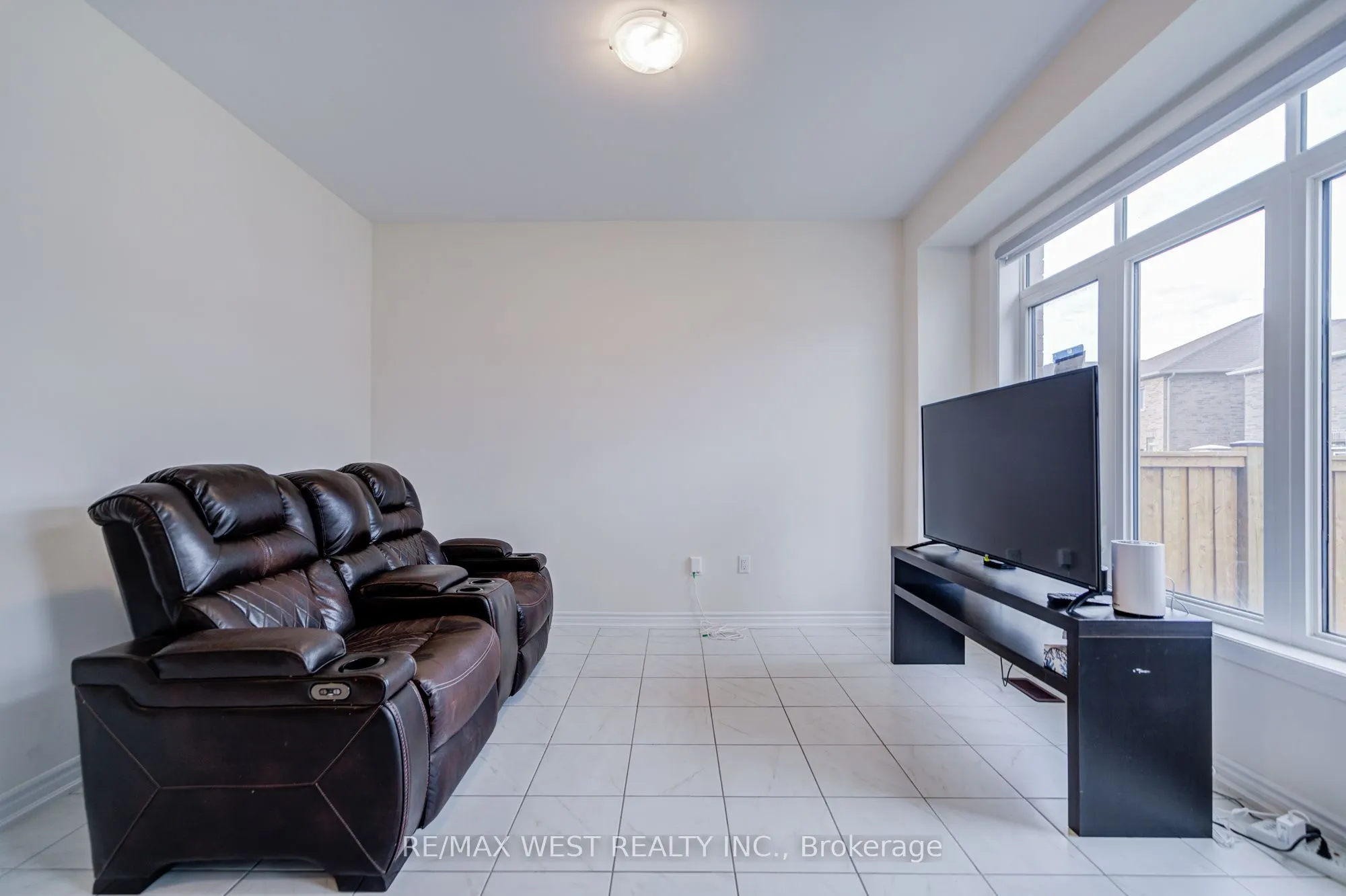 2171 Grainger Loop