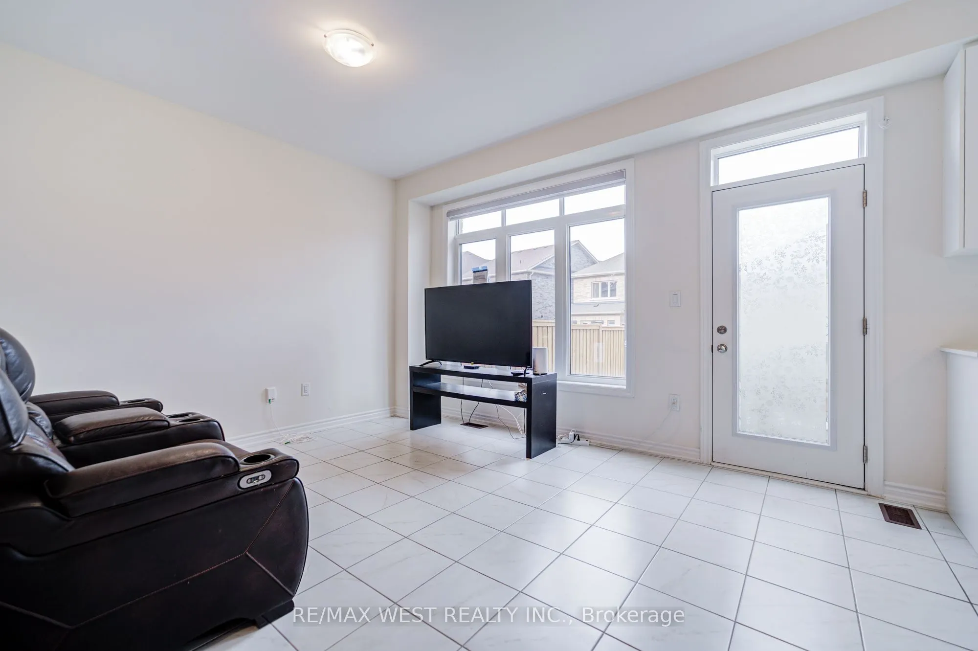 2171 Grainger Loop