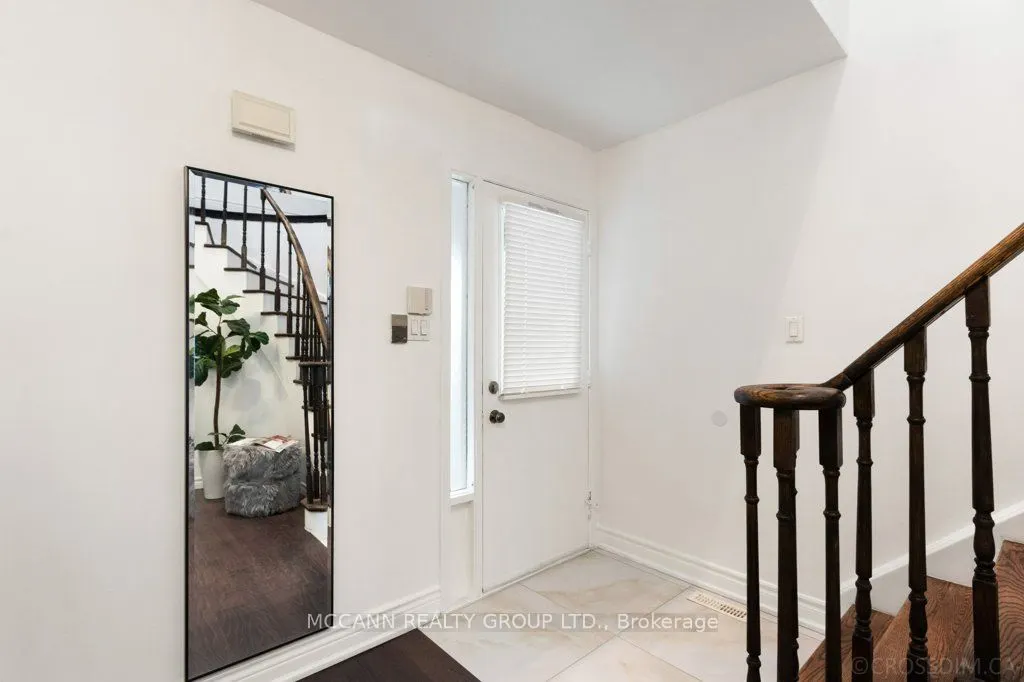 81 Stirling Crescent