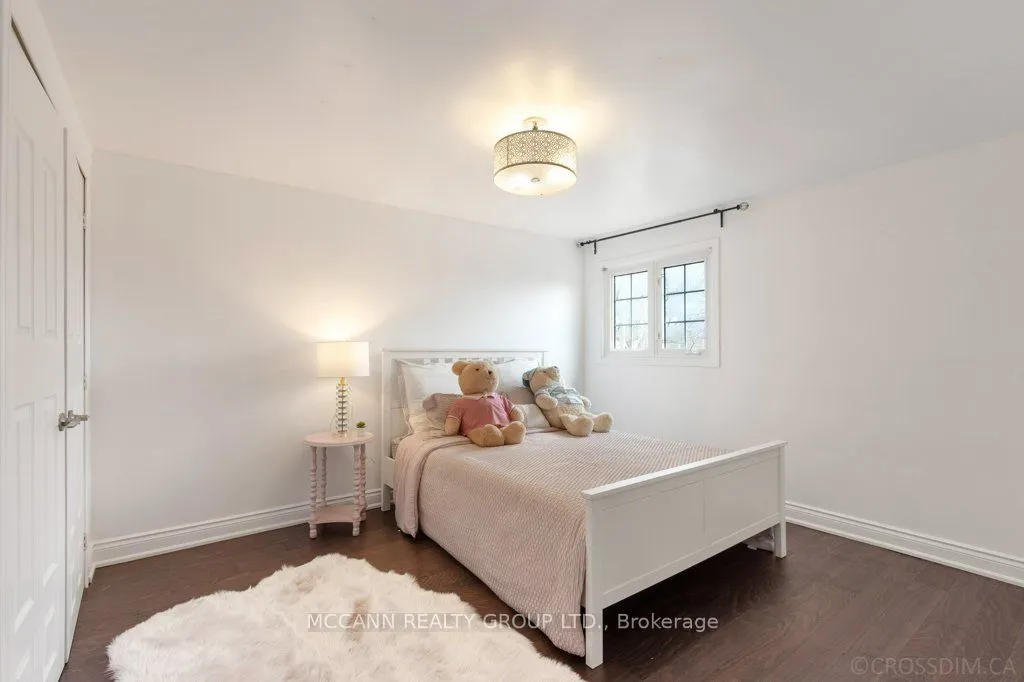 81 Stirling Crescent