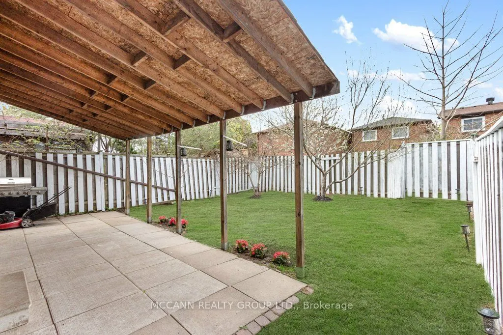 81 Stirling Crescent