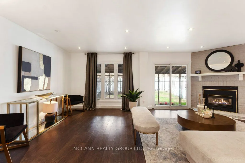 81 Stirling Crescent
